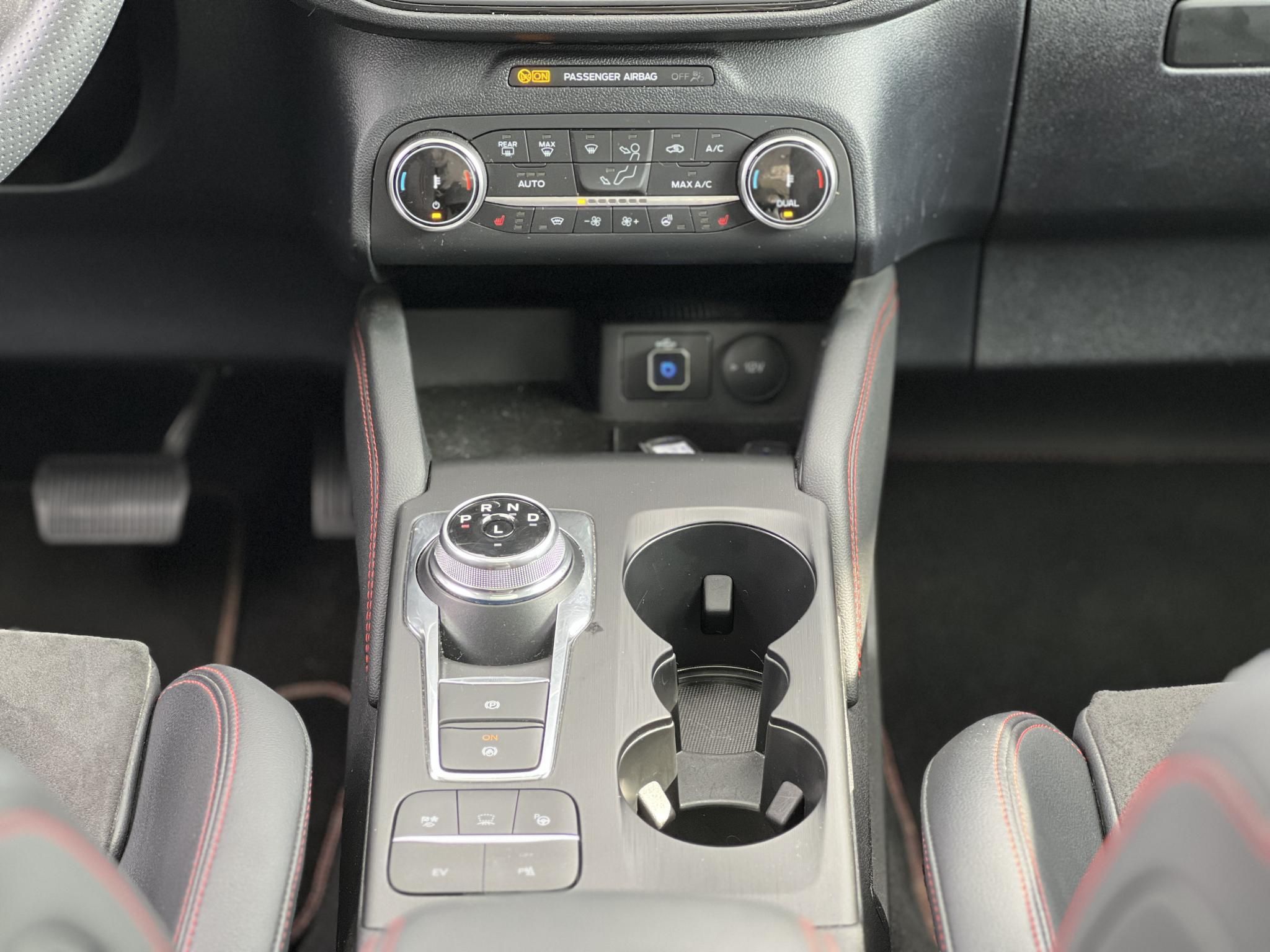 FORD KUGA 2.5 PHEV ST-Line X Graphite Tech Edition CVT panorámatető. 70 km elektromos hatótáv. Carplay