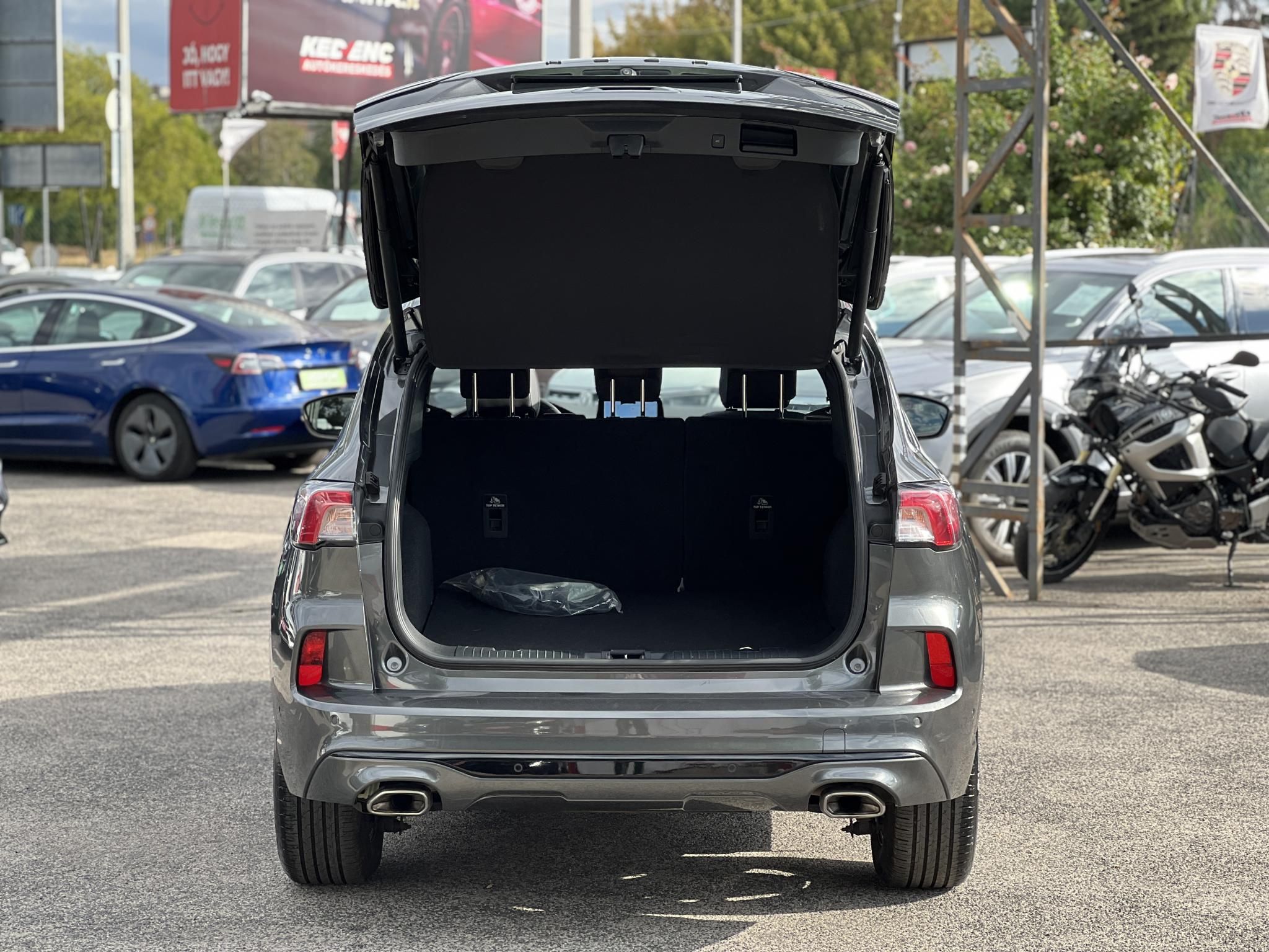 FORD KUGA 2.5 PHEV ST-Line X Graphite Tech Edition CVT panorámatető. 70 km elektromos hatótáv. Carplay