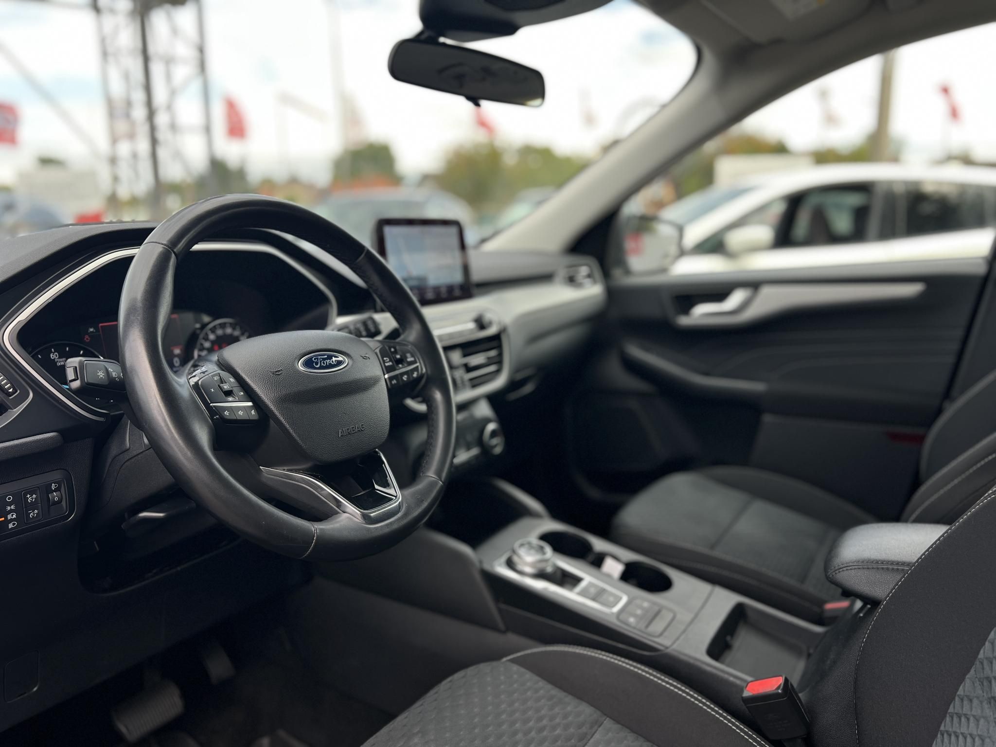 FORD KUGA 2.5 PHEV Freedom CVT 123e km. 70 km elektromos hatótáv. ülés-kormányfűtés. vonóhorog!