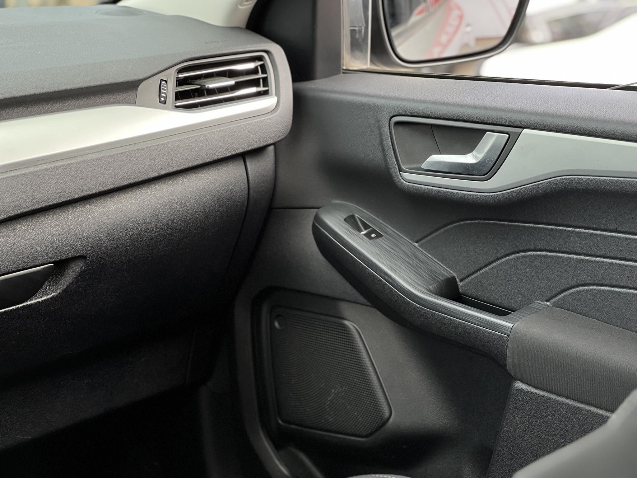 FORD KUGA 2.5 PHEV Freedom CVT 123e km. 70 km elektromos hatótáv. ülés-kormányfűtés. vonóhorog!