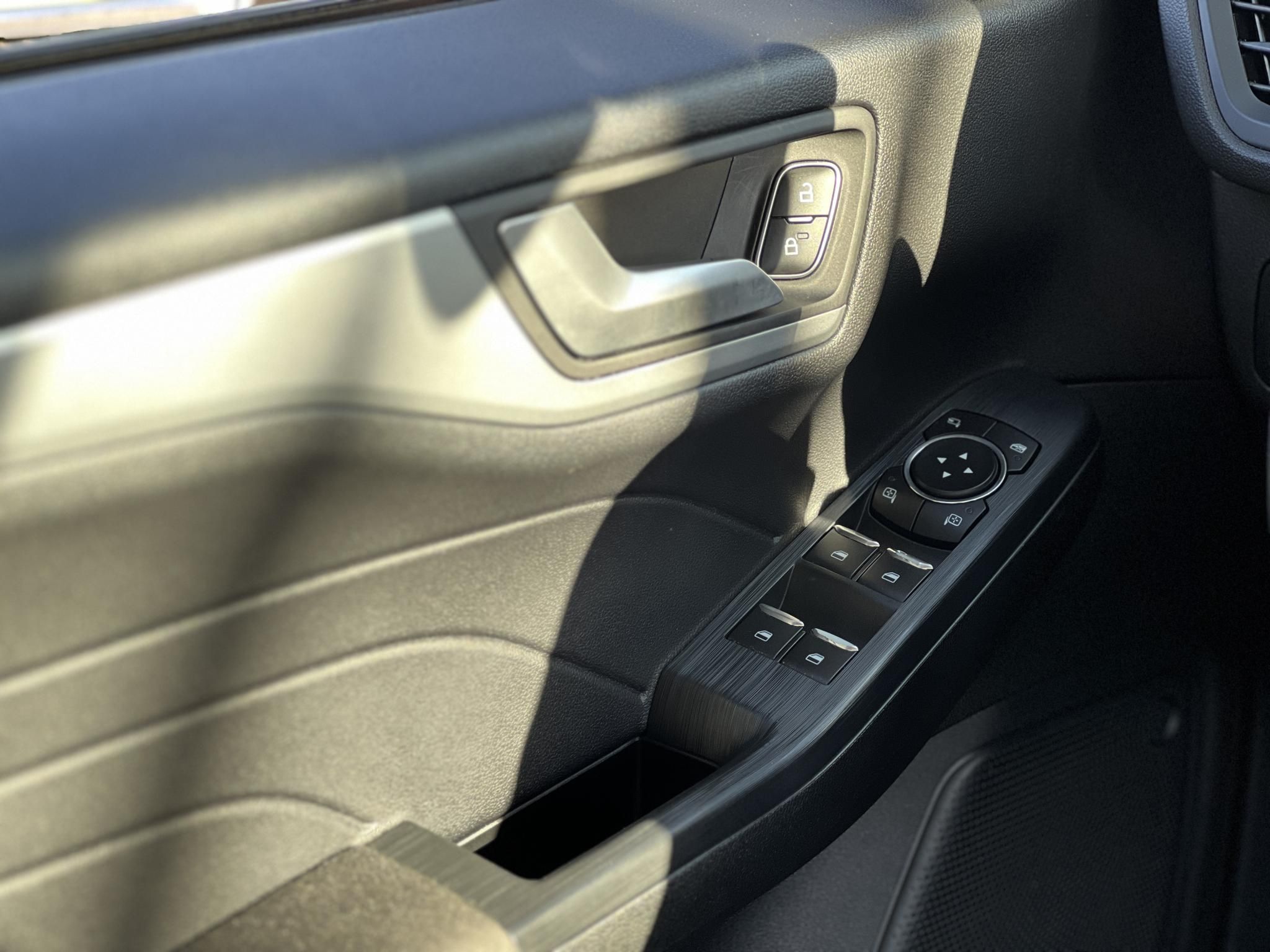 FORD KUGA 2.5 PHEV Freedom CVT