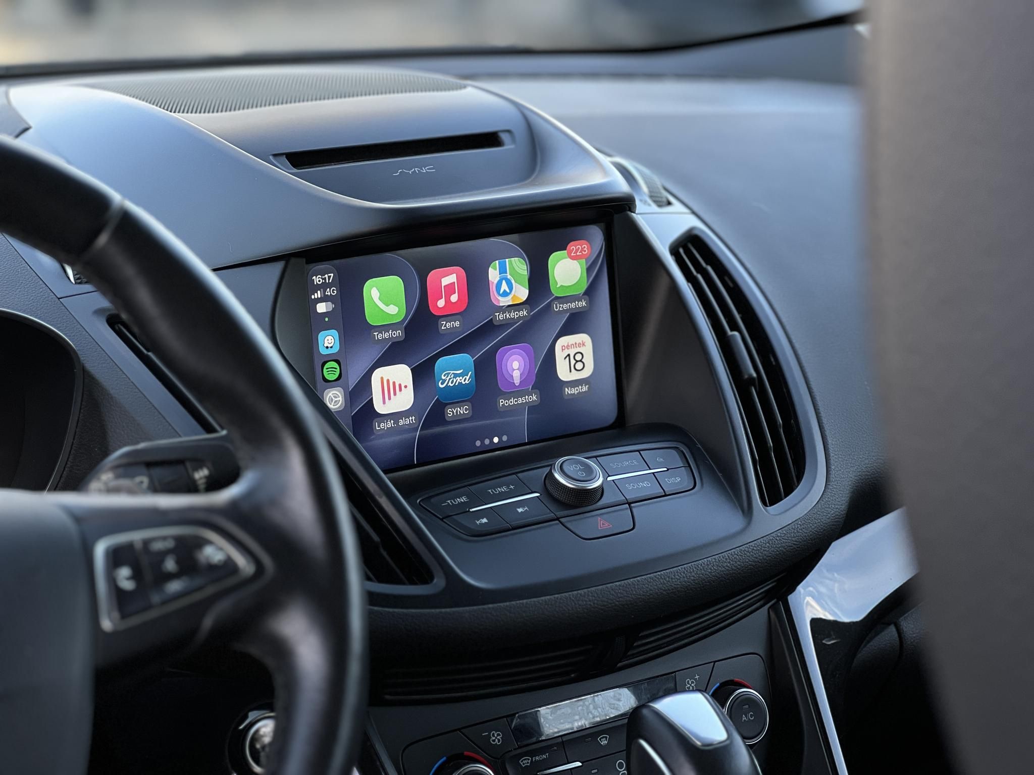 FORD KUGA 2.0 TDCi Titanium Technology AWD Magyarországi. Gyári fényezés. Carplay. Szervizelt. Vonóhorog!