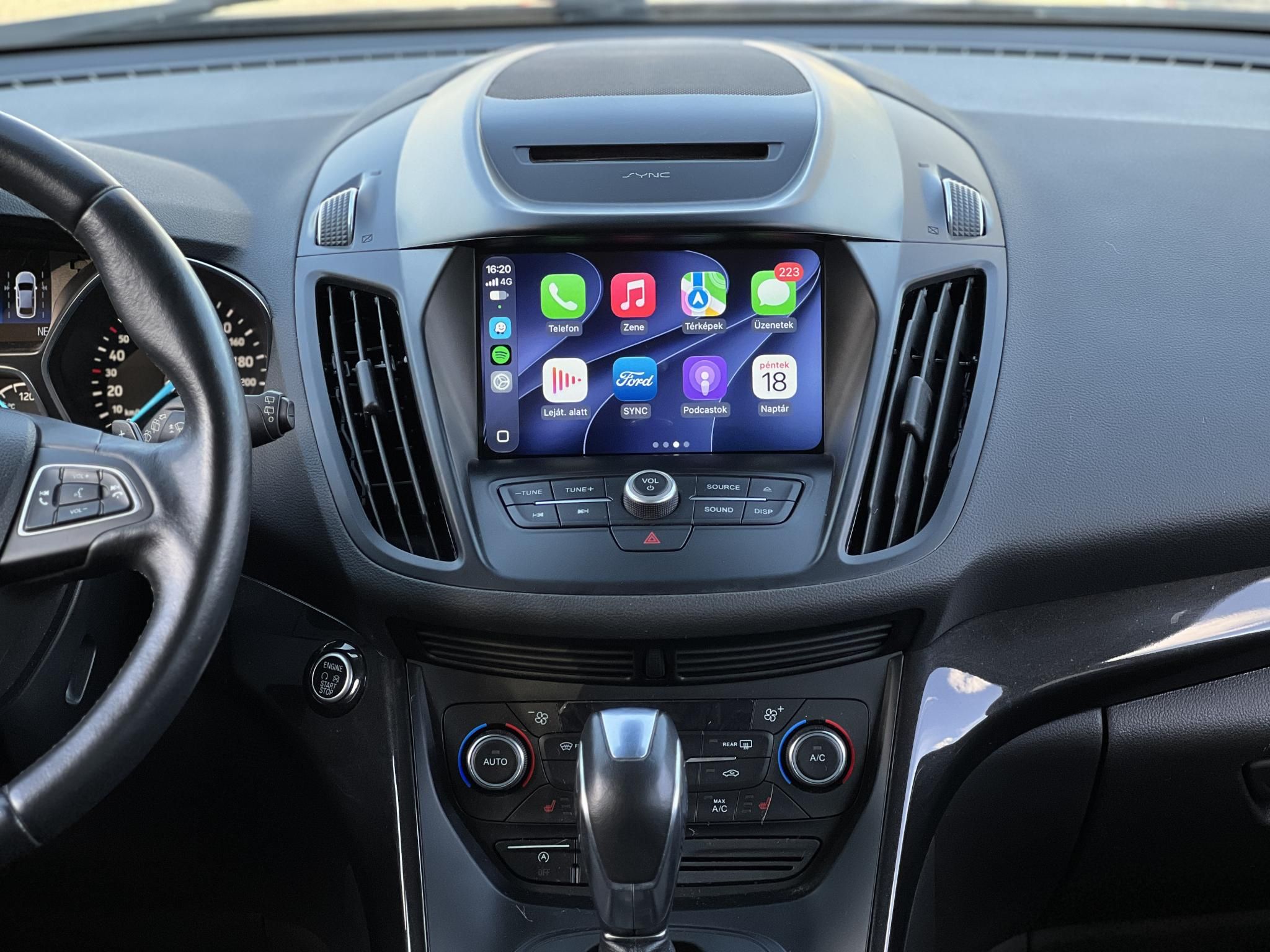FORD KUGA 2.0 TDCi Titanium Technology AWD Magyarországi. Gyári fényezés. Carplay. Szervizelt. Vonóhorog!