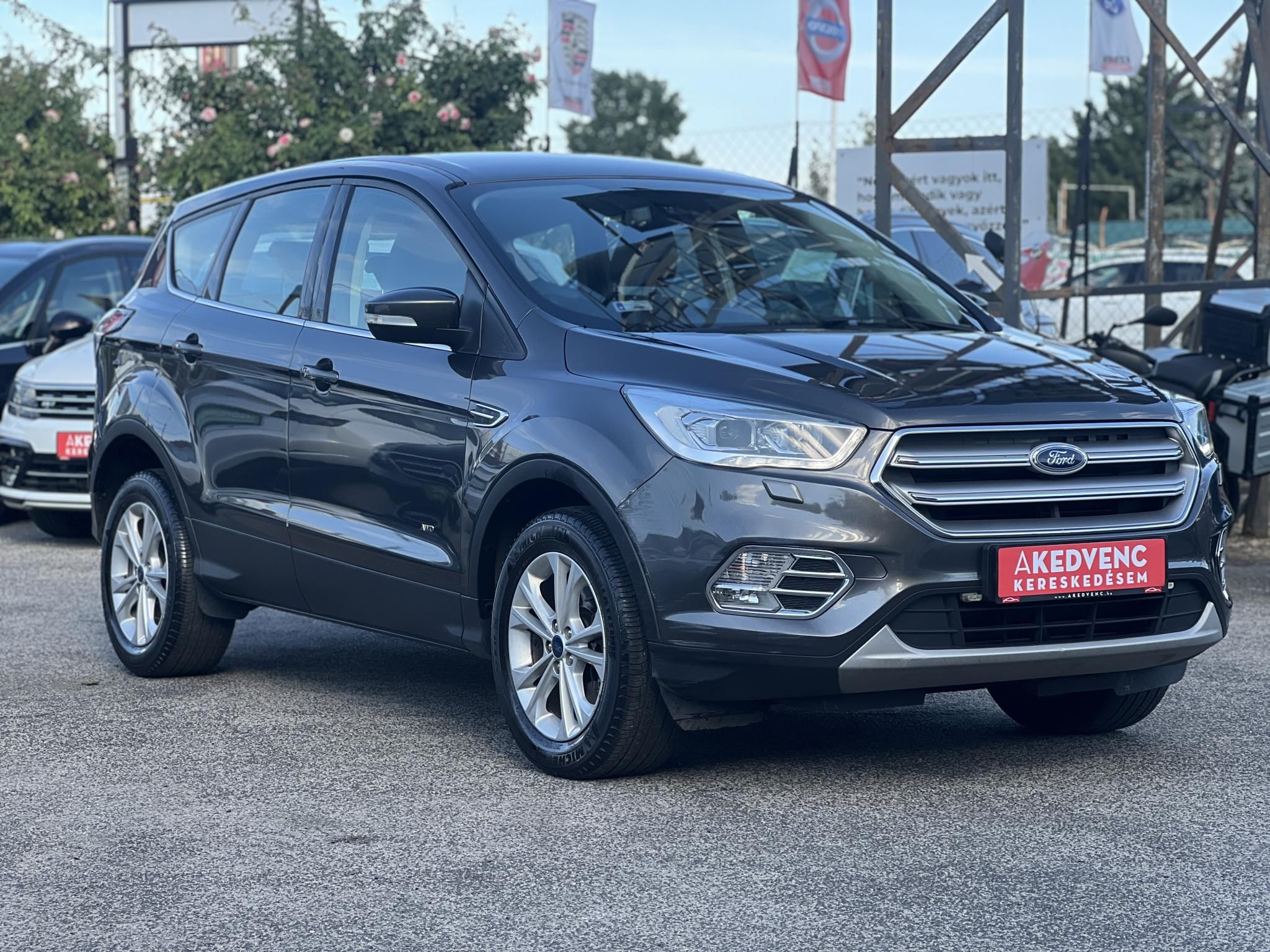 FORD KUGA 2.0 TDCi Titanium Technology AWD Magyarországi. Gyári fényezés. Carplay. Szervizelt. Vonóhorog!