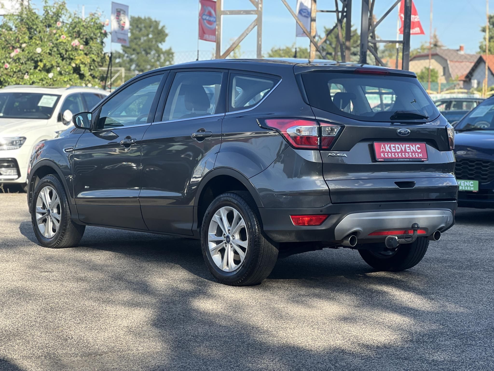 FORD KUGA 2.0 TDCi Titanium Technology AWD Magyarországi. Gyári fényezés. Carplay. Szervizelt. Vonóhorog!
