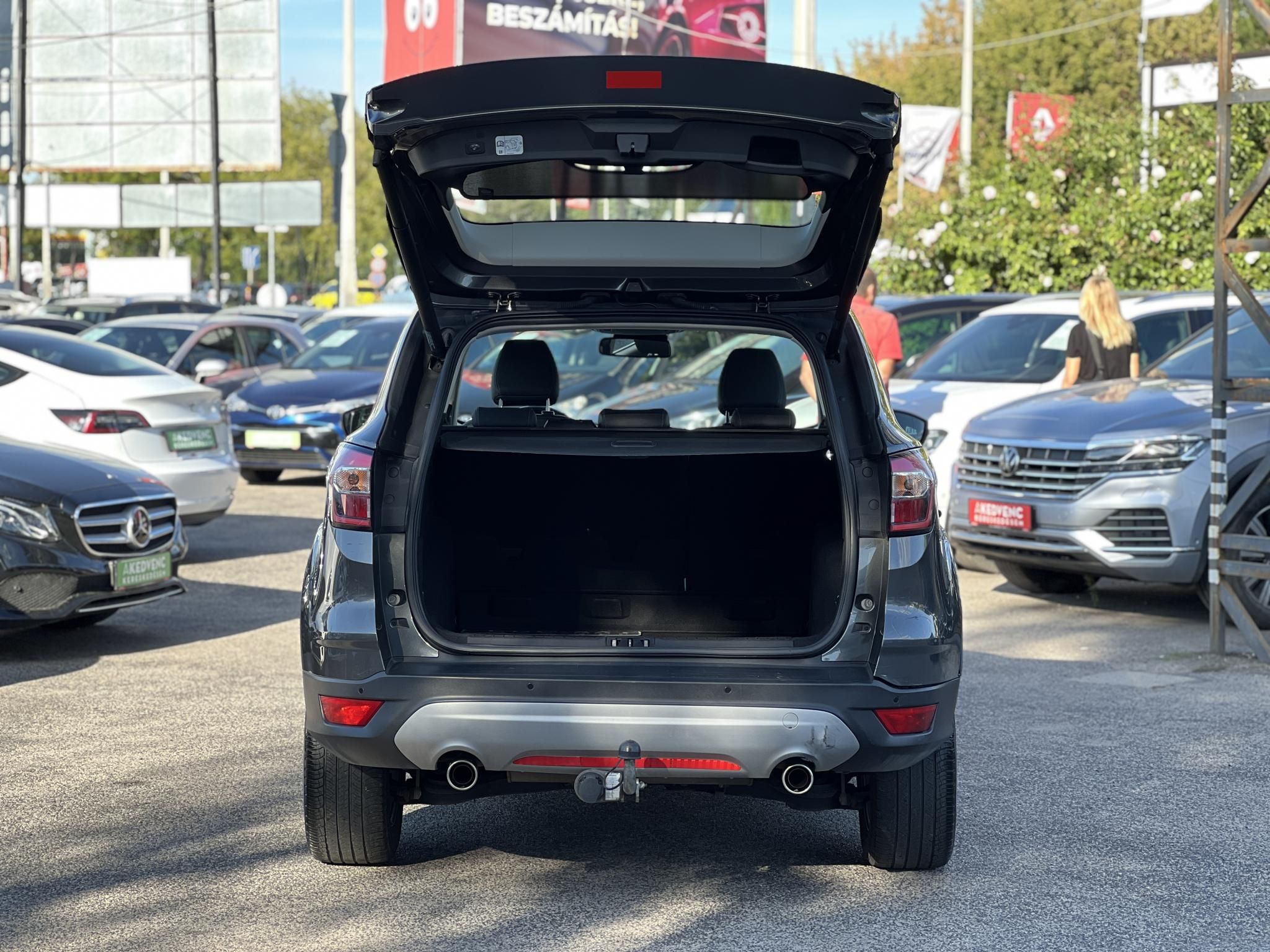 FORD KUGA 2.0 TDCi Titanium Technology AWD Magyarországi. Gyári fényezés. Carplay. Szervizelt. Vonóhorog!