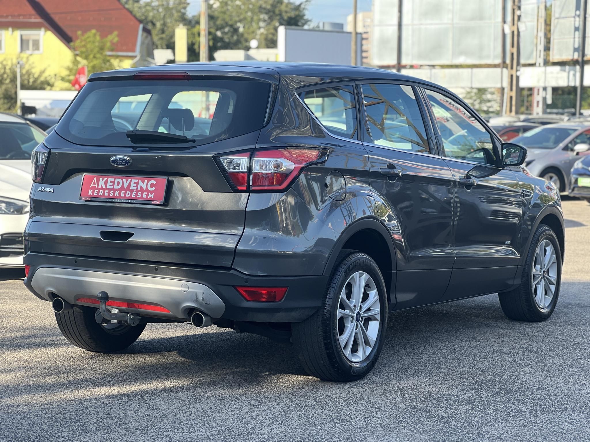 FORD KUGA 2.0 TDCi Titanium Technology AWD Magyarországi. Gyári fényezés. Carplay. Szervizelt. Vonóhorog!