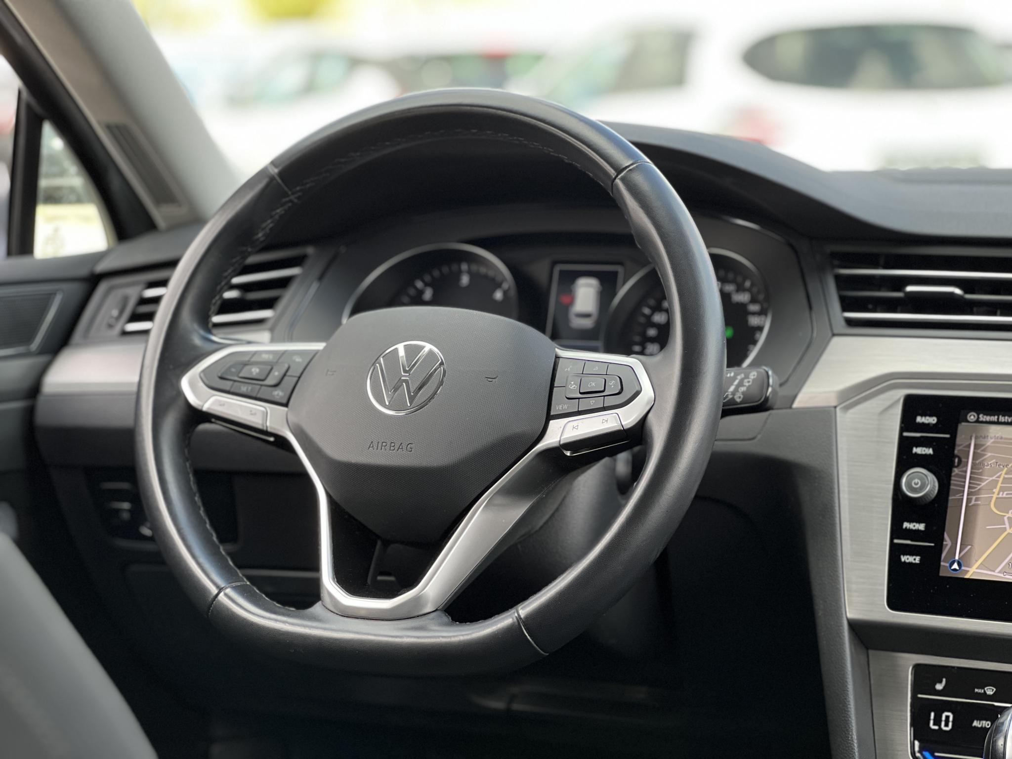 VOLKSWAGEN PASSAT VIII Variant 2.0 TDI SCR Elegance DSG