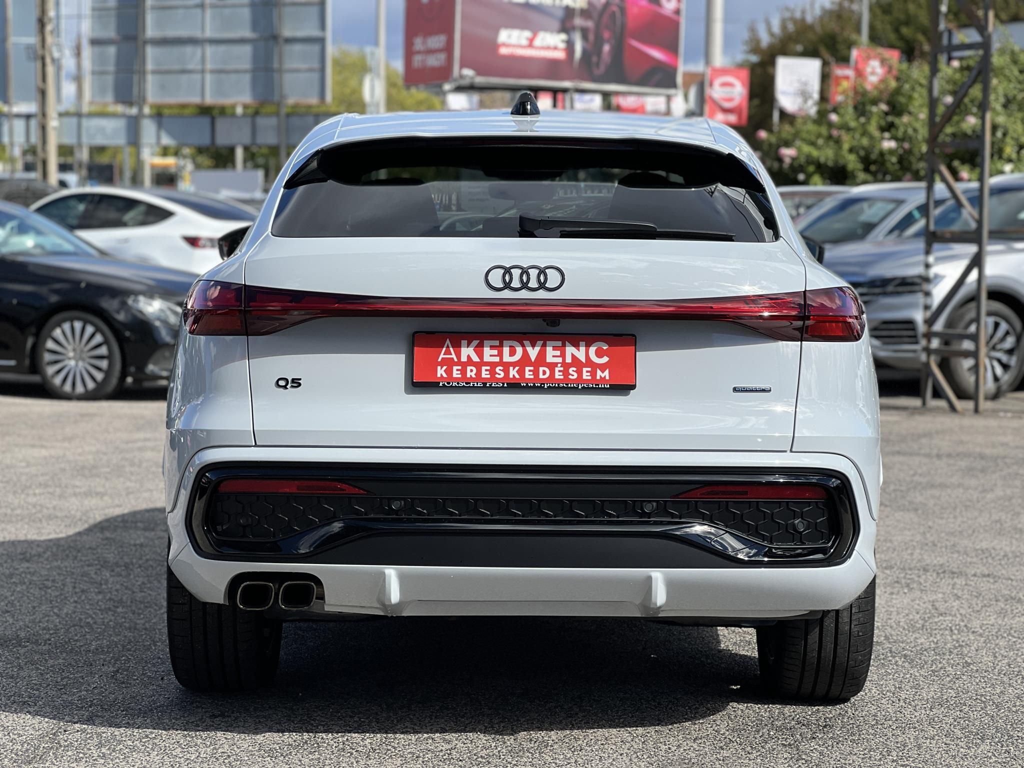 AUDI Q5 SB 40 TDI quattro S-tronic S-line M.o-i. 1.tul. újszerű állapot. garanciális. sérülésmentes!