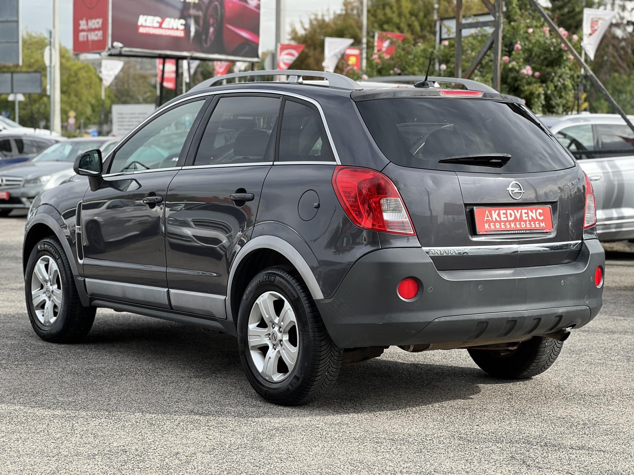 OPEL ANTARA 2.4 Enjoy Plus Magyarországi. Gyári fényezés. Végig vezetett szervizkönyv!