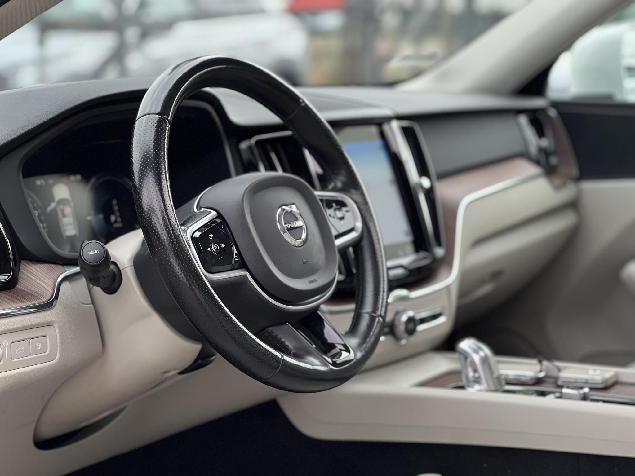 VOLVO XC60 2.0 [T8] Twin Engine Inscription AWD Geartronic M.o.-i. Volvo Galériában szervizelt. vezérlés cserélve. teljes felszereltség!