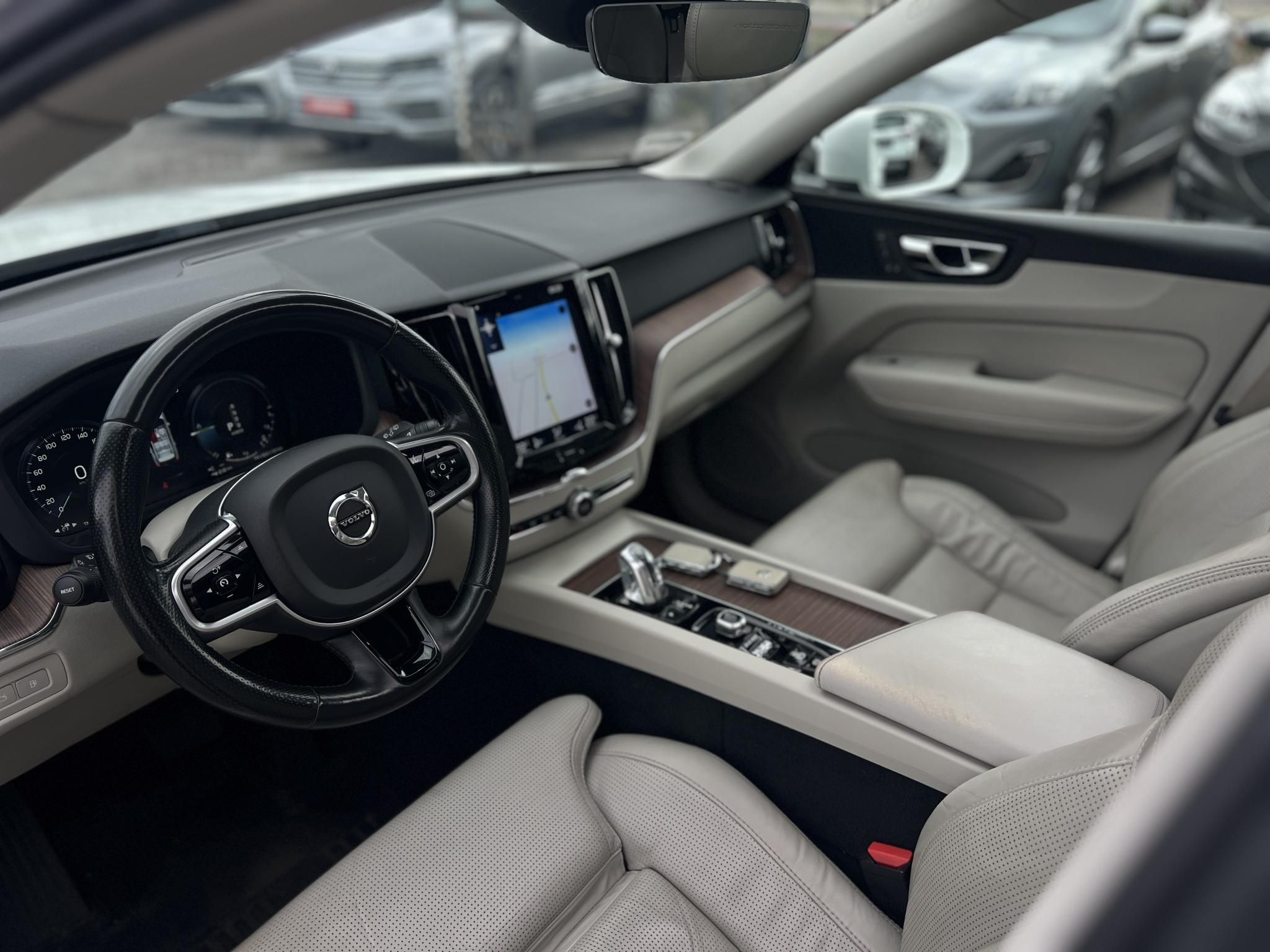 VOLVO XC60 2.0 [T8] Twin Engine Inscription AWD Geartronic M.o.-i. Volvo Galériában szervizelt. vezérlés cserélve. teljes felszereltség!