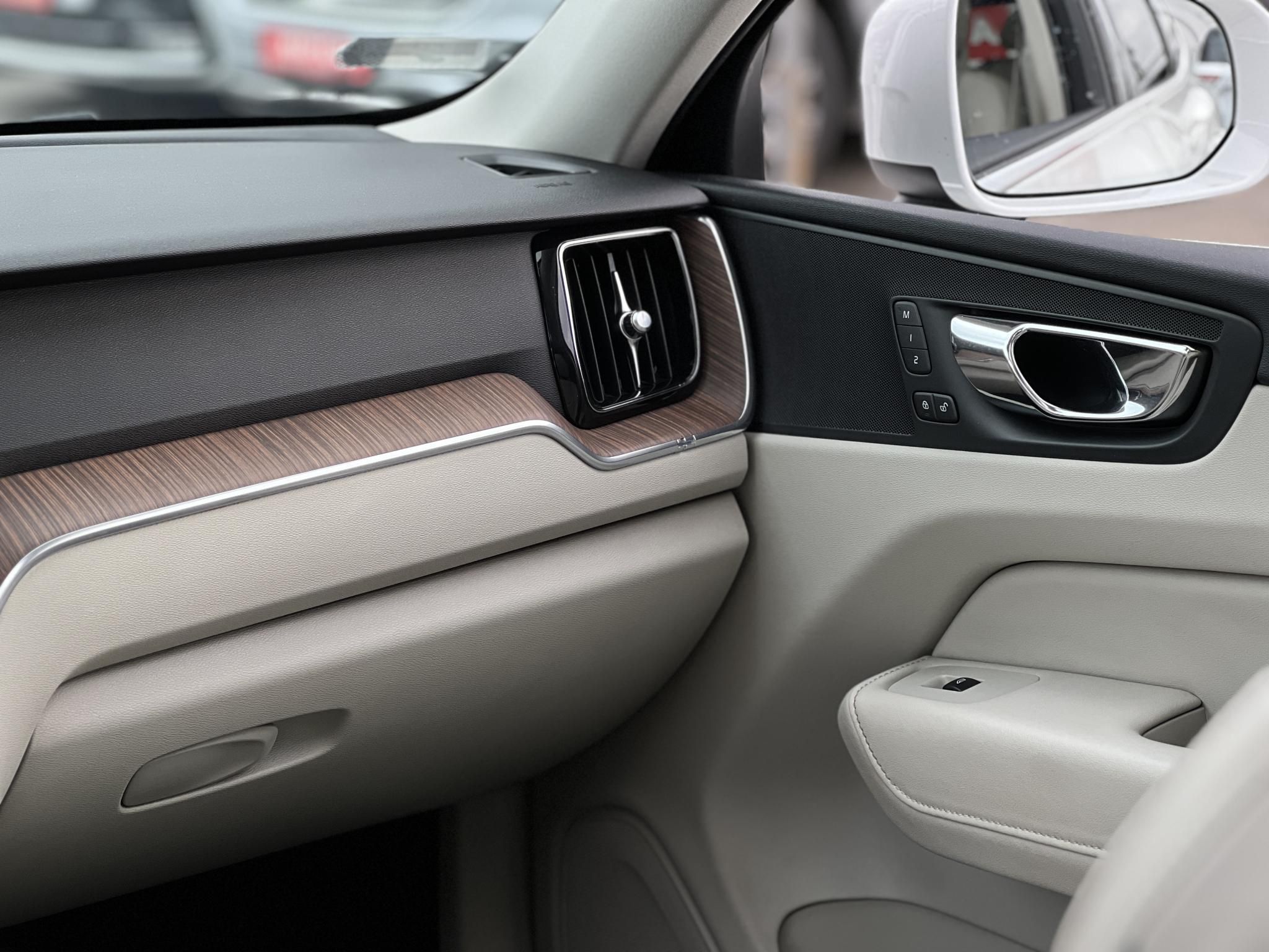 VOLVO XC60 2.0 [T8] Twin Engine Inscription AWD Geartronic M.o.-i. Volvo Galériában szervizelt. vezérlés cserélve. teljes felszereltség!