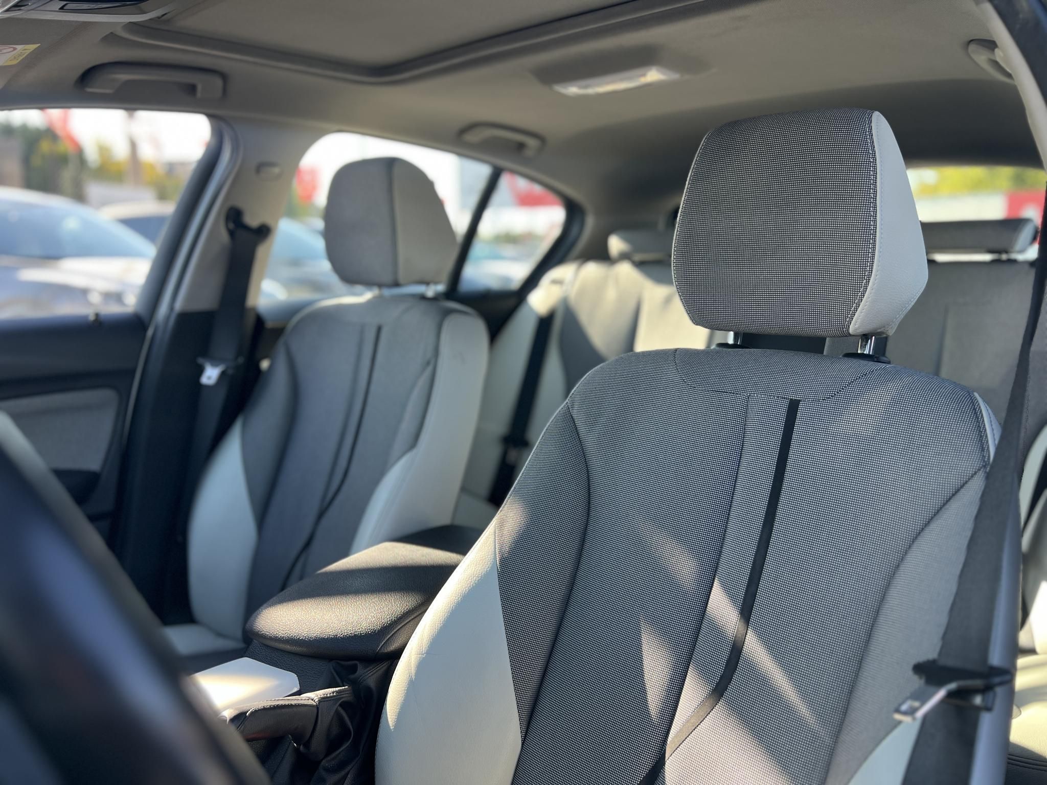 BMW 116i Magyarország 129e km Vezérlés+csapágysor cserélve!