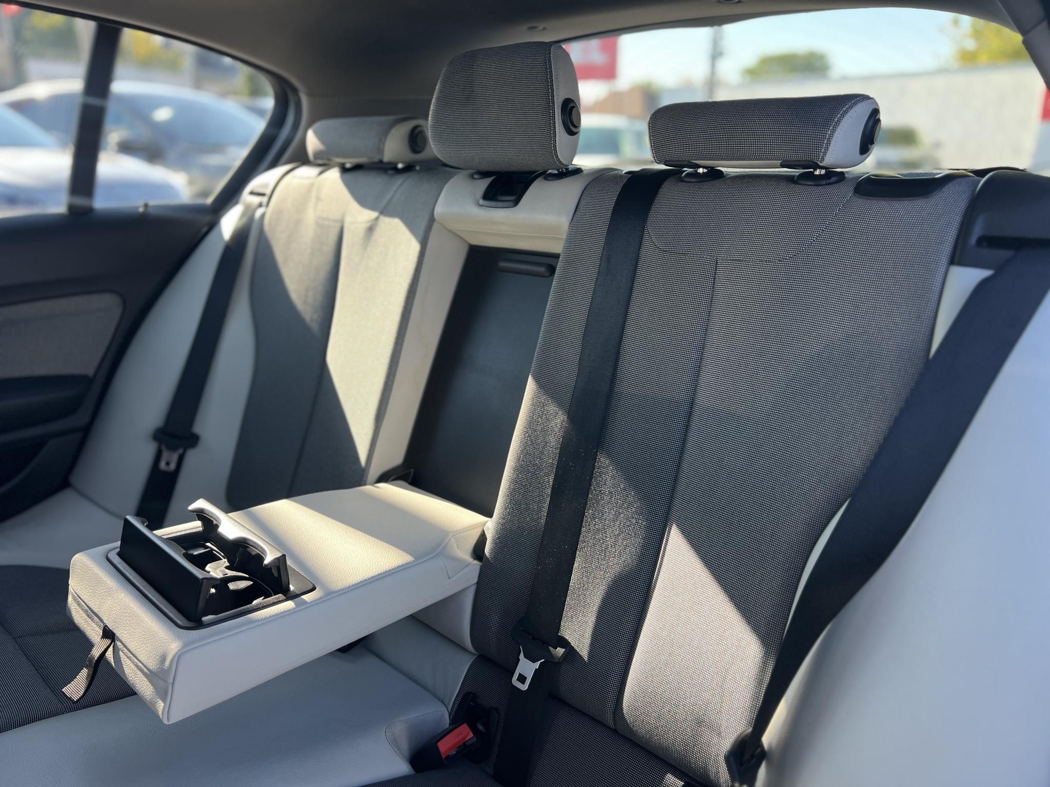 BMW 116i Magyarország 129e km Vezérlés+csapágysor cserélve!