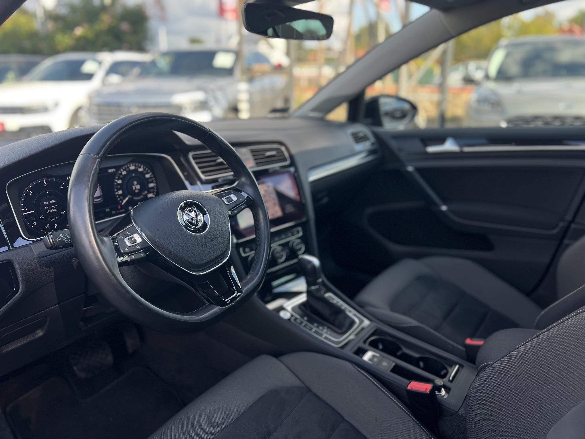 VOLKSWAGEN GOLF VII 2.0 TDI BMT Comfortline DSG