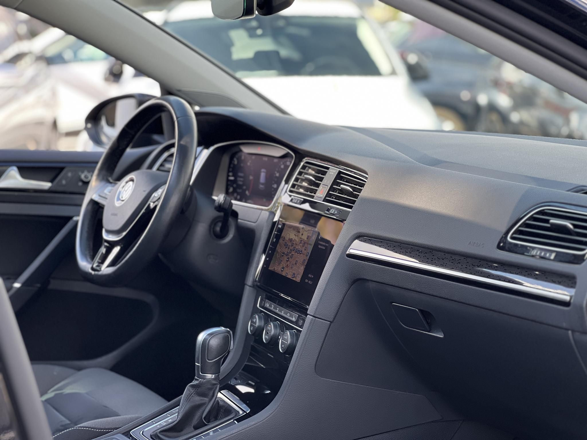 VOLKSWAGEN GOLF VII 2.0 TDI BMT Comfortline DSG