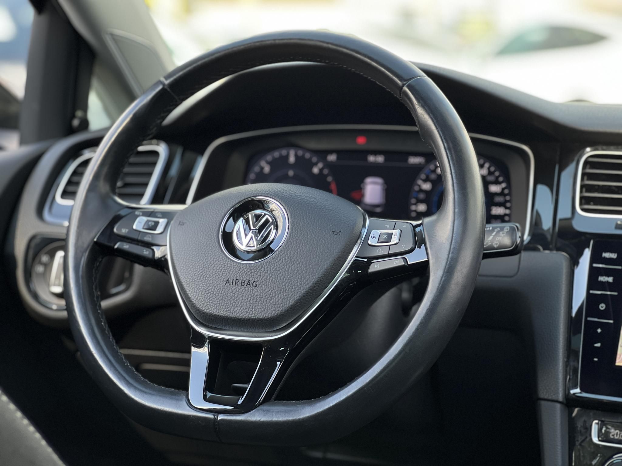 VOLKSWAGEN GOLF VII 2.0 TDI BMT Comfortline DSG
