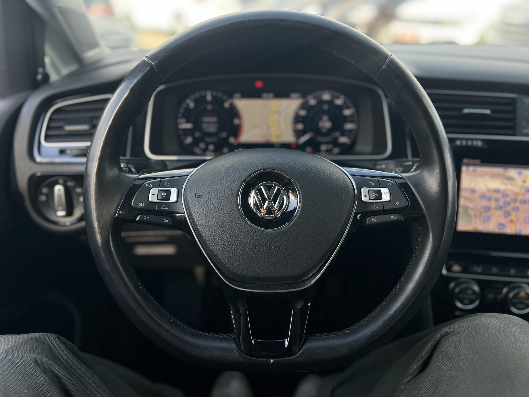 VOLKSWAGEN GOLF VII 2.0 TDI BMT Comfortline DSG