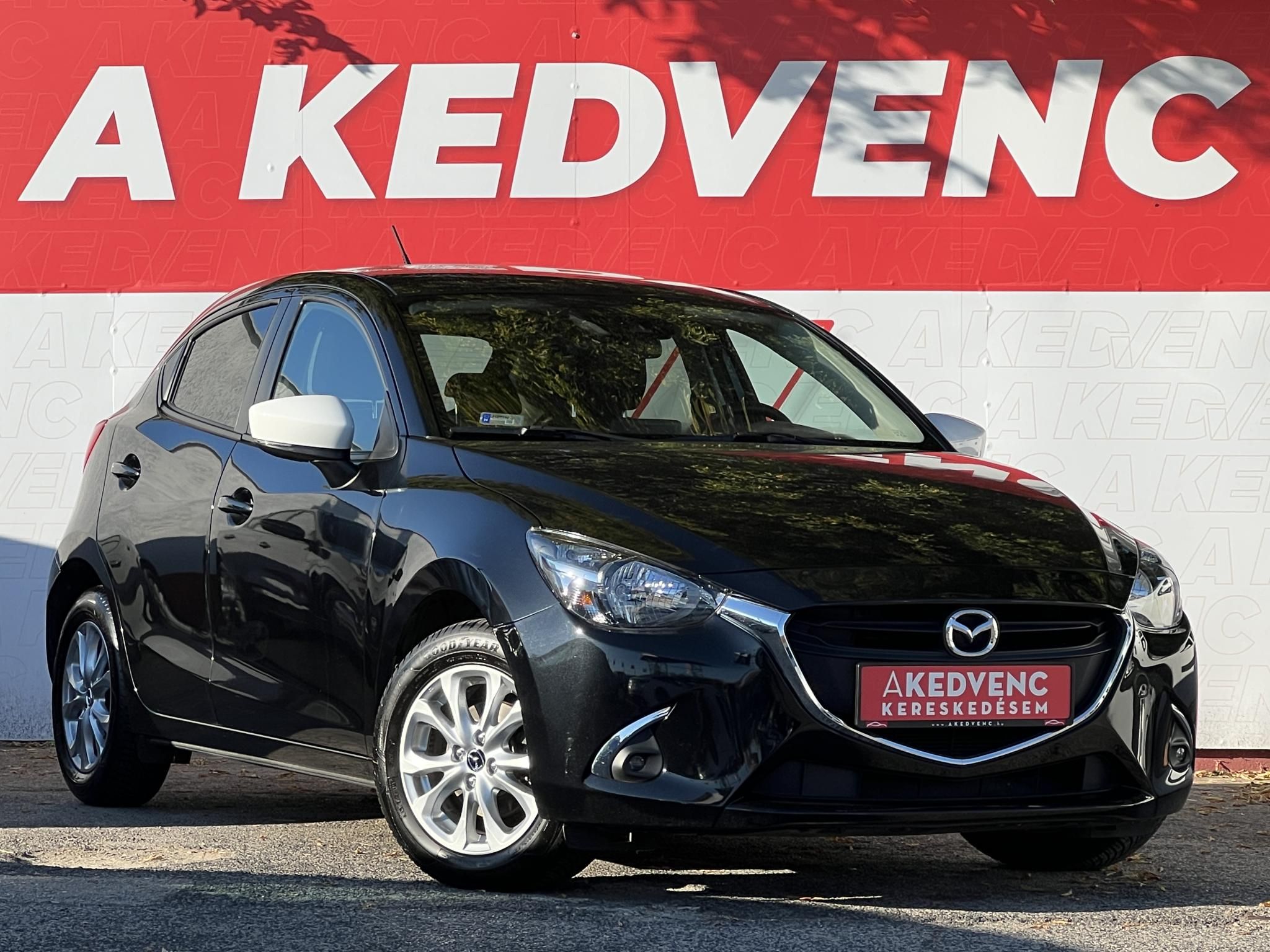 MAZDA 2 1.5 Takumi Automata 58e km. végig vezetett szervizkönyv. 4 évszakos gumik. CARPLAY!
