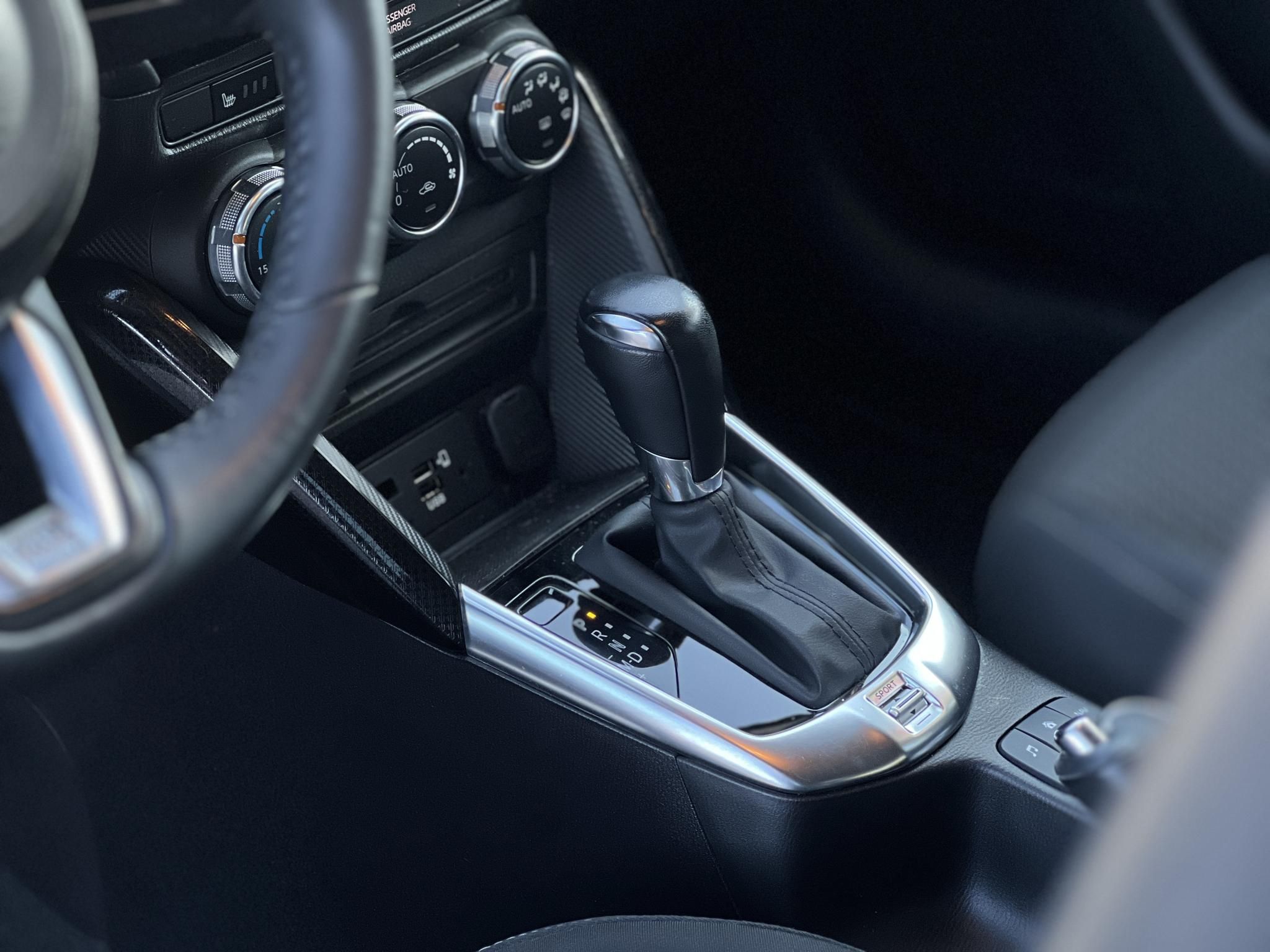 MAZDA 2 1.5 Takumi Automata 58e km. végig vezetett szervizkönyv. 4 évszakos gumik. CARPLAY!