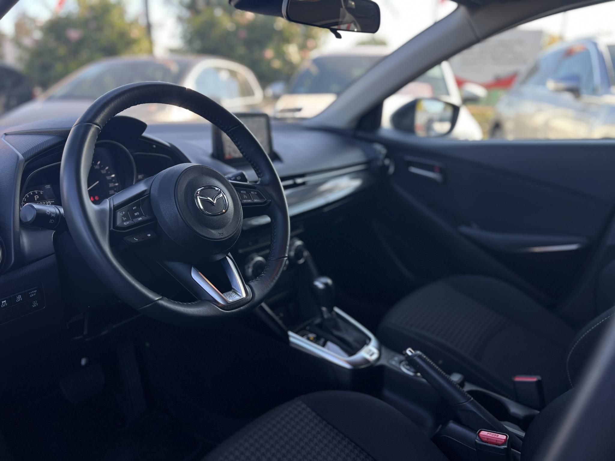 MAZDA 2 1.5 Takumi Automata 58e km. végig vezetett szervizkönyv. 4 évszakos gumik. CARPLAY!