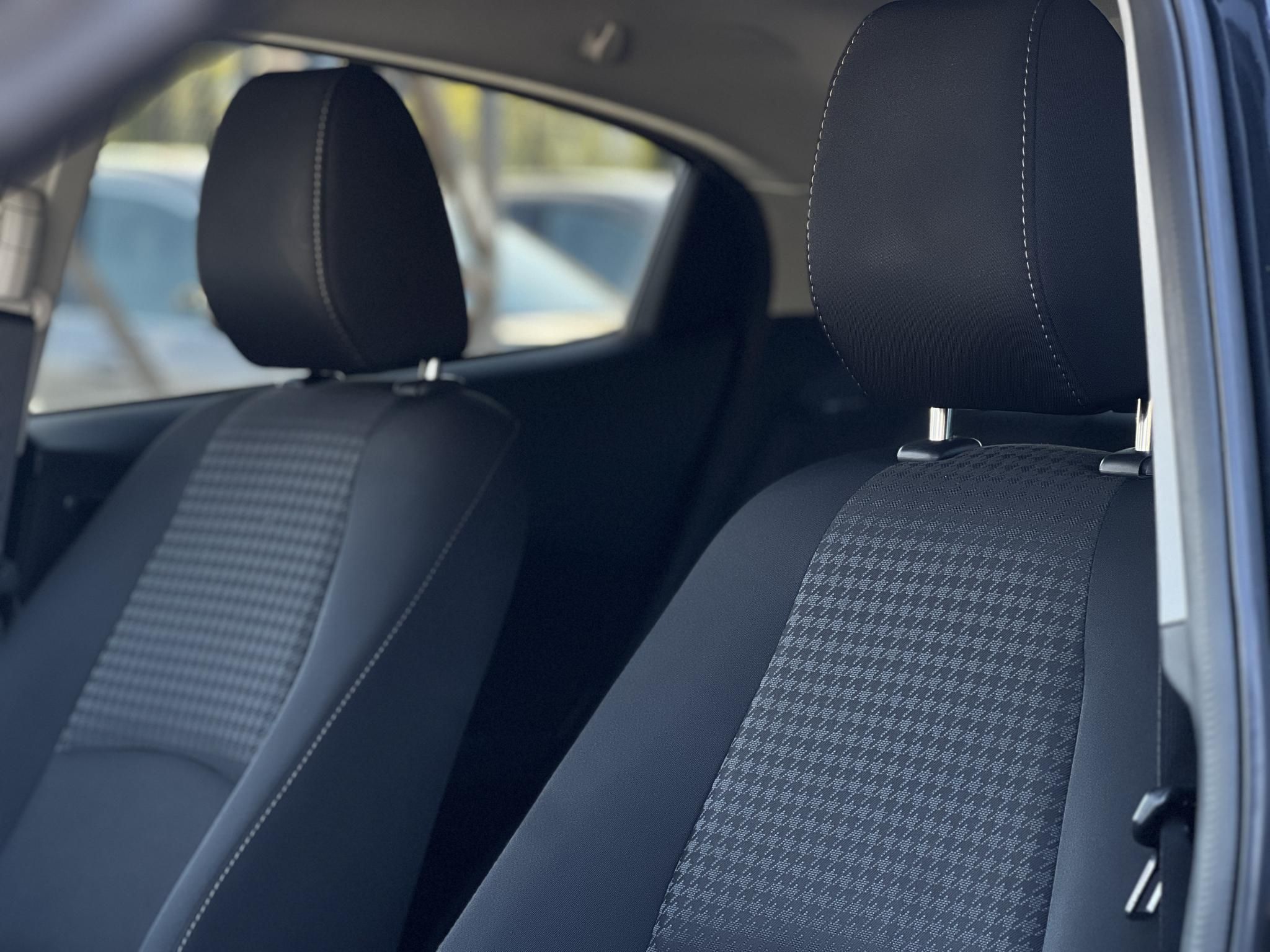 MAZDA 2 1.5 Takumi Automata 58e km. végig vezetett szervizkönyv. 4 évszakos gumik. CARPLAY!
