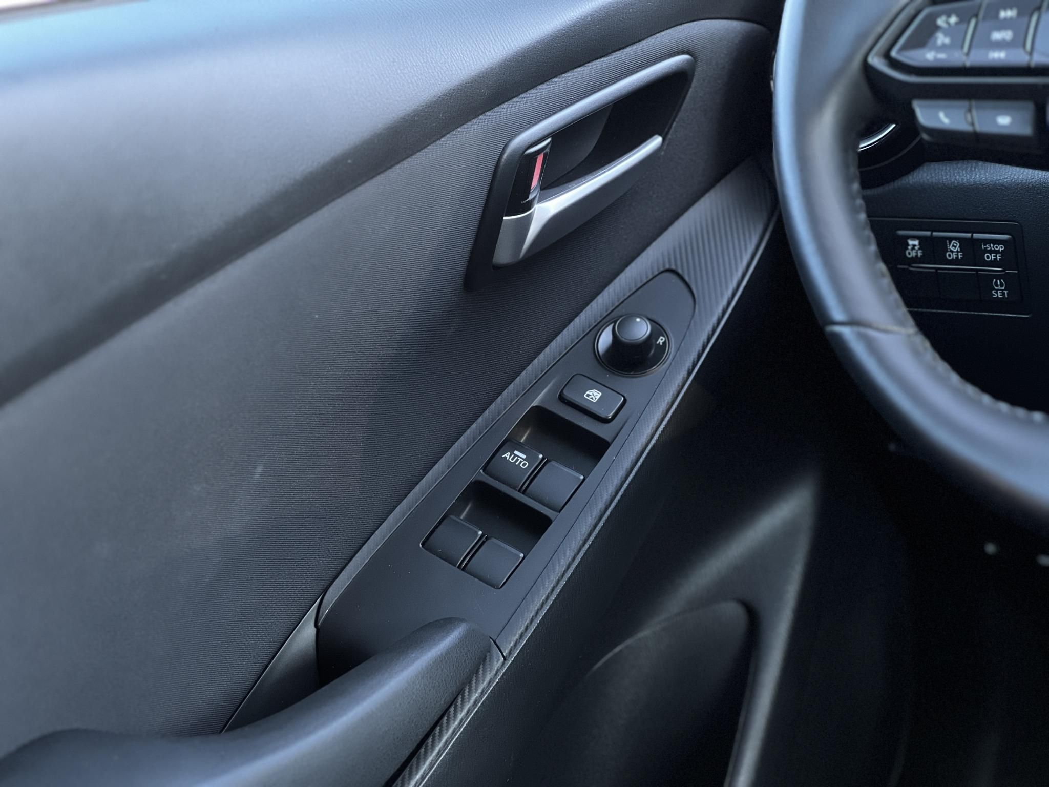 MAZDA 2 1.5 Takumi Automata 58e km. végig vezetett szervizkönyv. 4 évszakos gumik. CARPLAY!