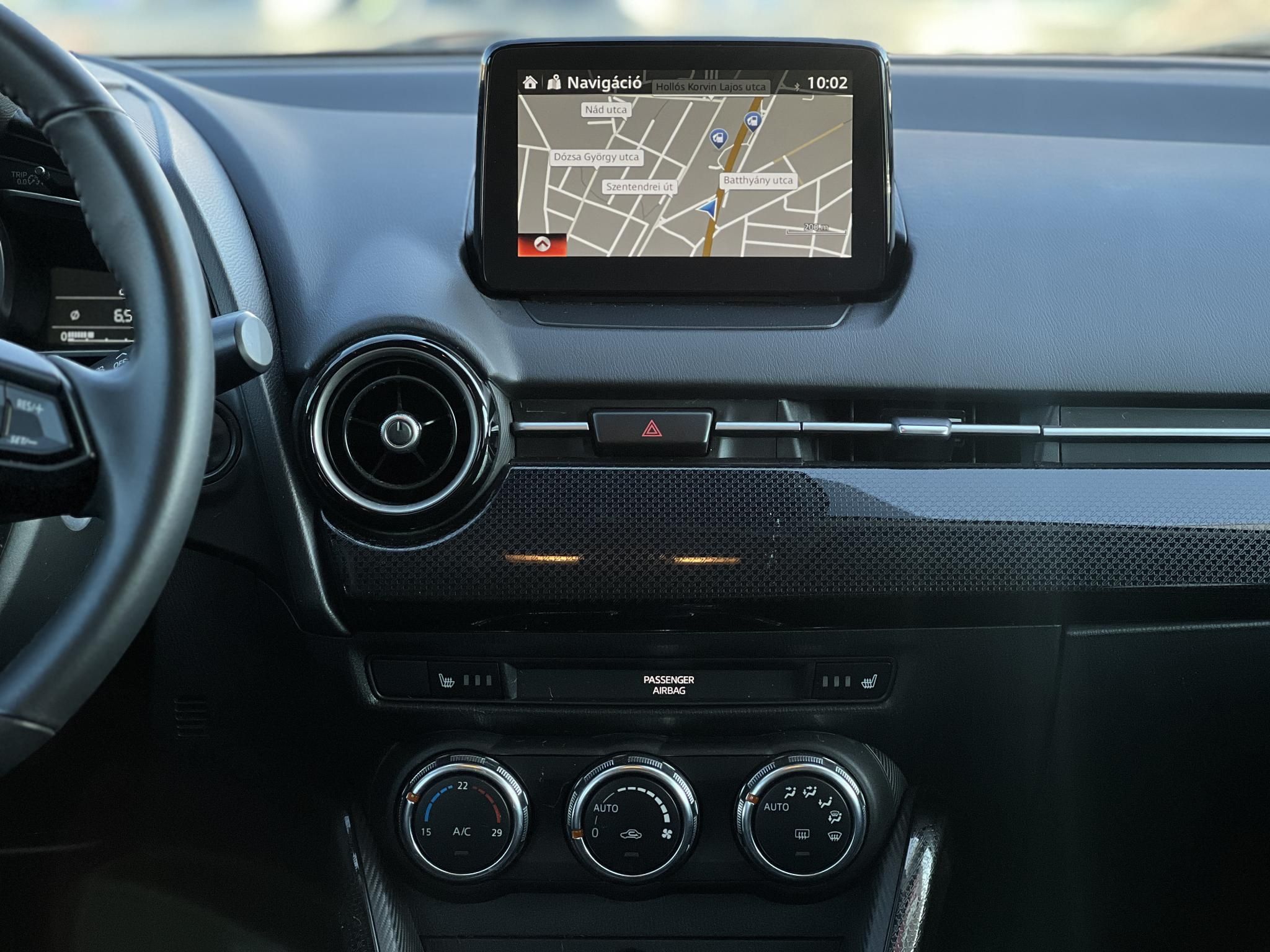 MAZDA 2 1.5 Takumi Automata 58e km. végig vezetett szervizkönyv. 4 évszakos gumik. CARPLAY!