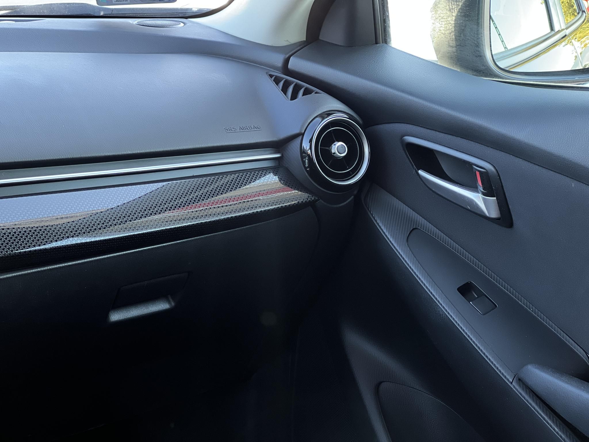 MAZDA 2 1.5 Takumi Automata 58e km. végig vezetett szervizkönyv. 4 évszakos gumik. CARPLAY!