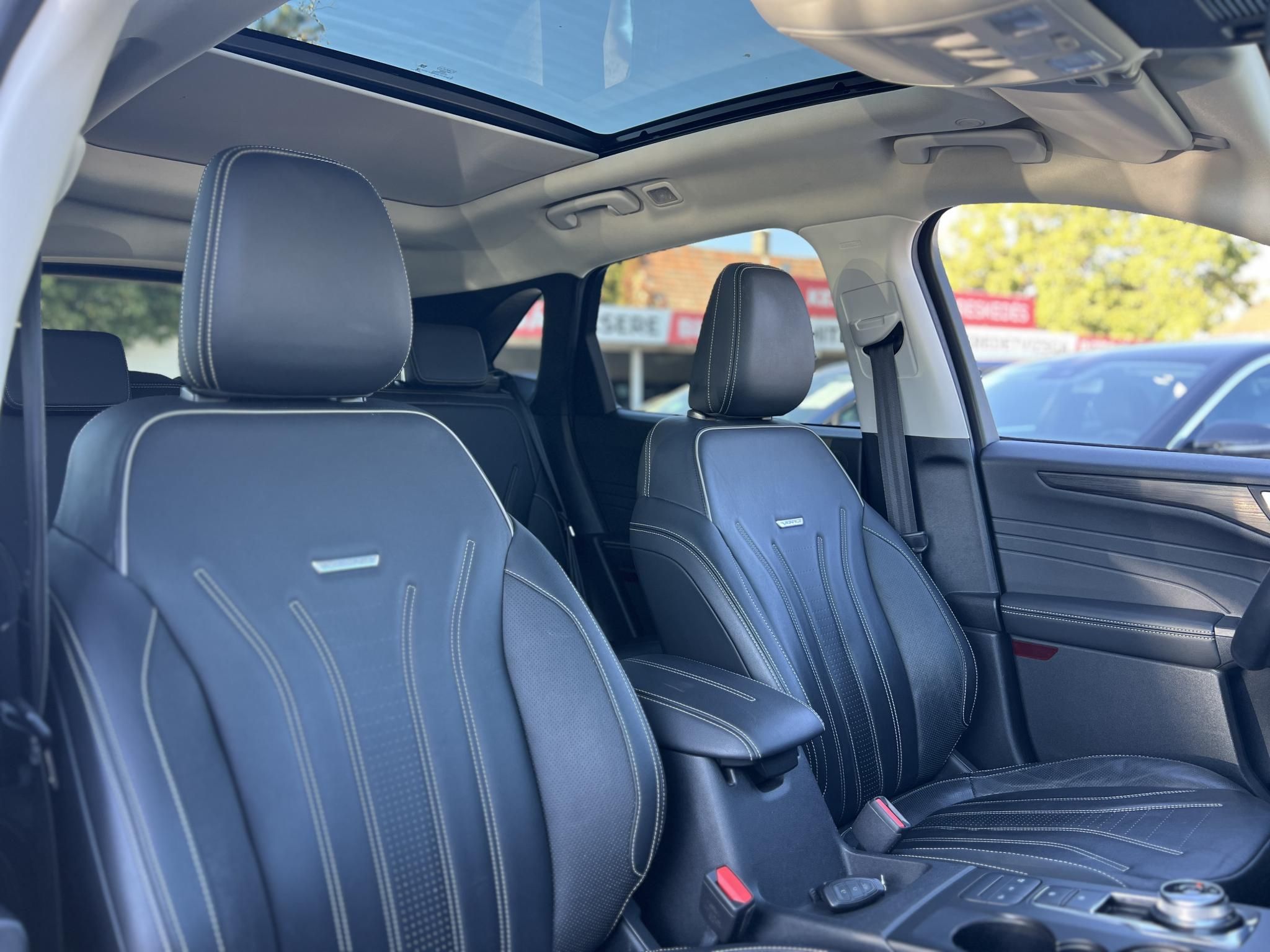 FORD KUGA 2.5 PHEV Vignale CVT 70 km elektromos hatótáv. panorámatető. memória. CARPLAY. magas felszereltség!