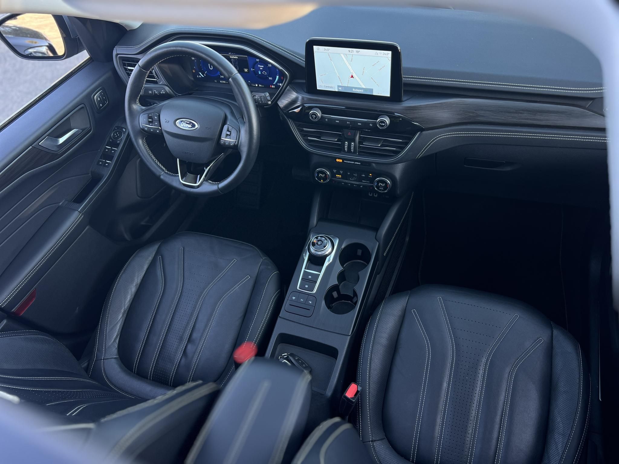 FORD KUGA 2.5 PHEV Vignale CVT 70 km elektromos hatótáv. panorámatető. memória. CARPLAY. magas felszereltség!