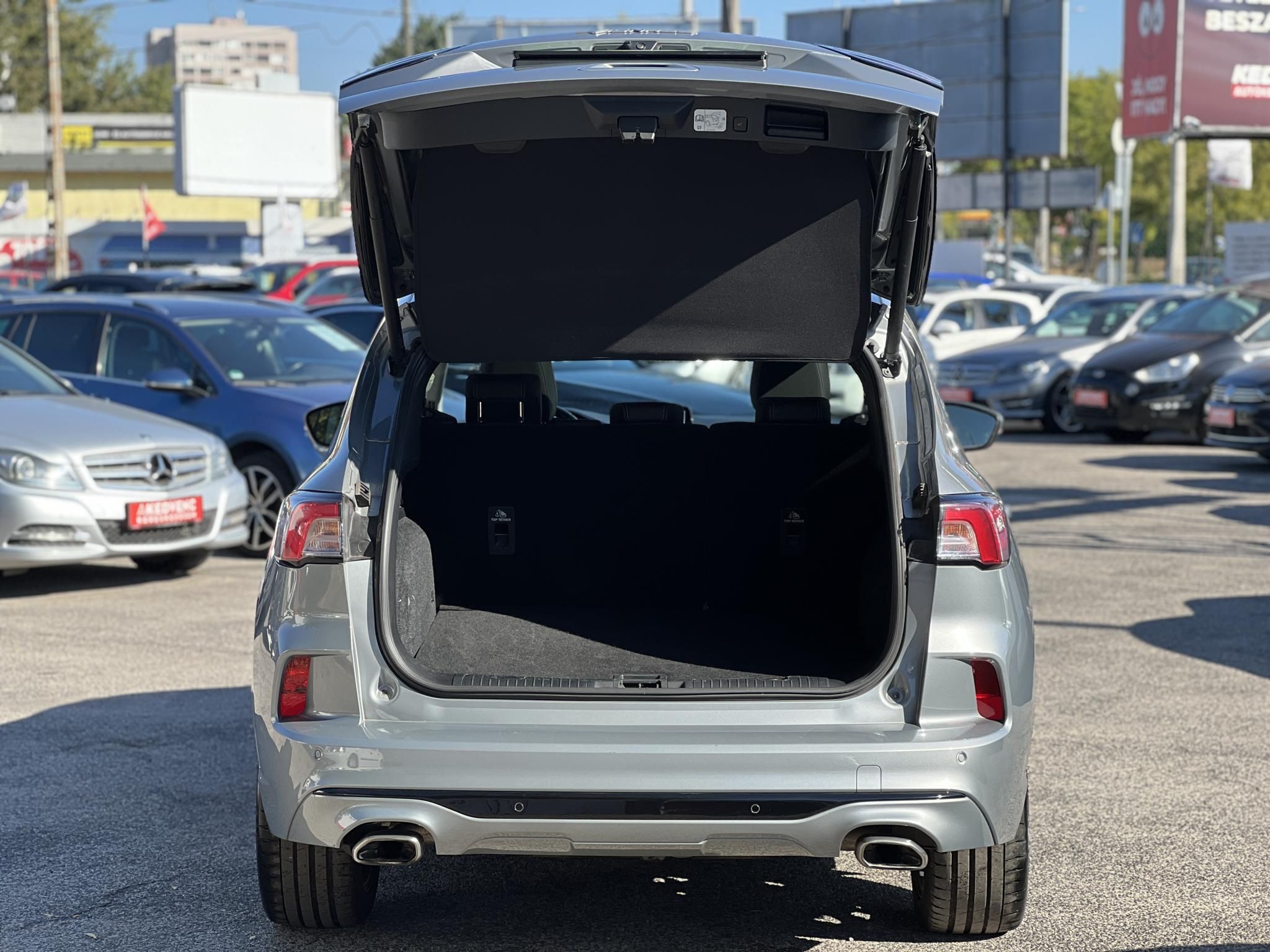 FORD KUGA 2.5 PHEV Vignale CVT 70 km elektromos hatótáv. panorámatető. memória. CARPLAY. magas felszereltség!