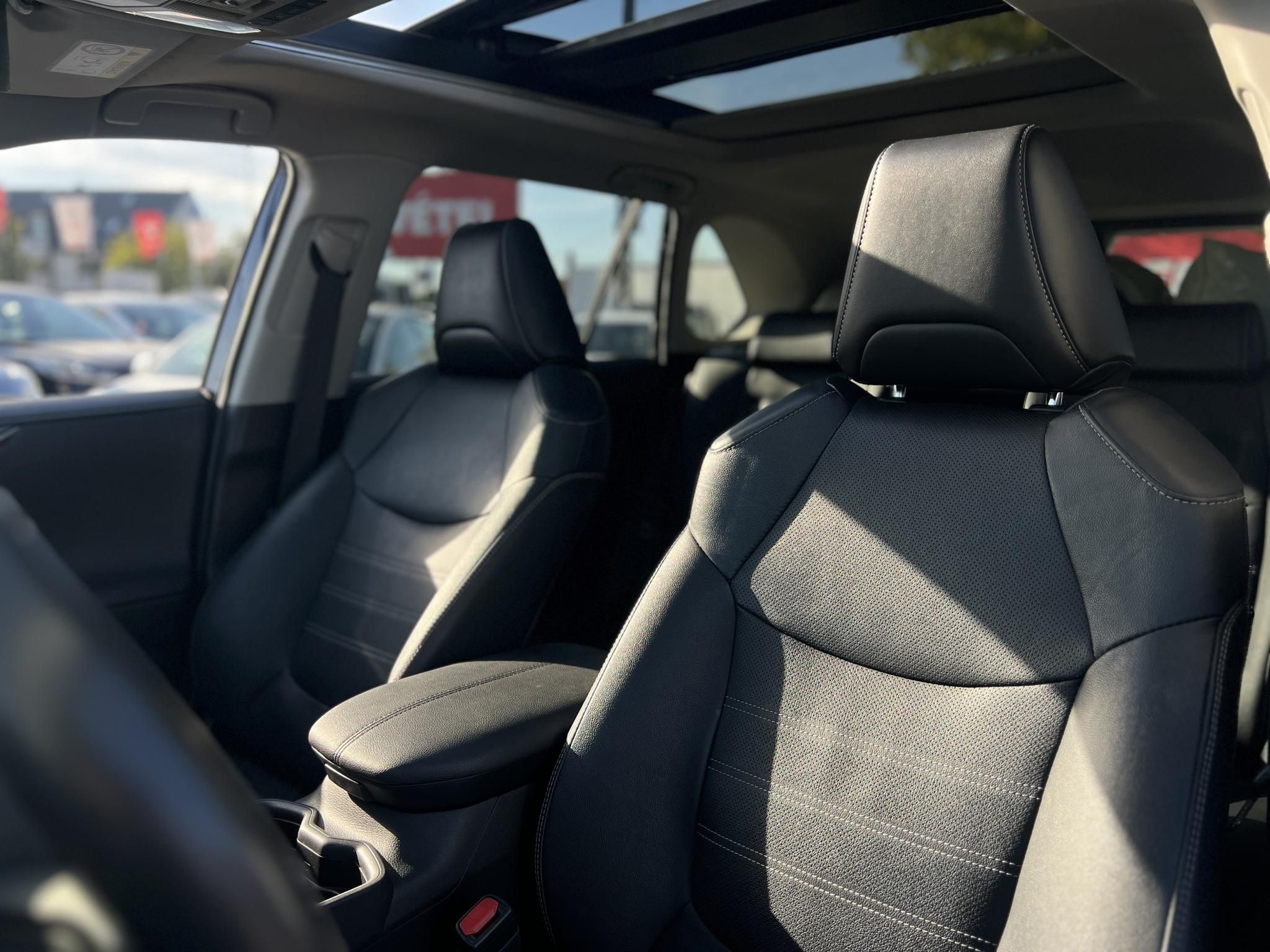 TOYOTA RAV 4 Rav4 2.5 Hybrid Executive AWD e-CVT 71e km. M.o-i. panorámatető. üléshűtés. memória. 360 fokos kamera. CARPLAY!