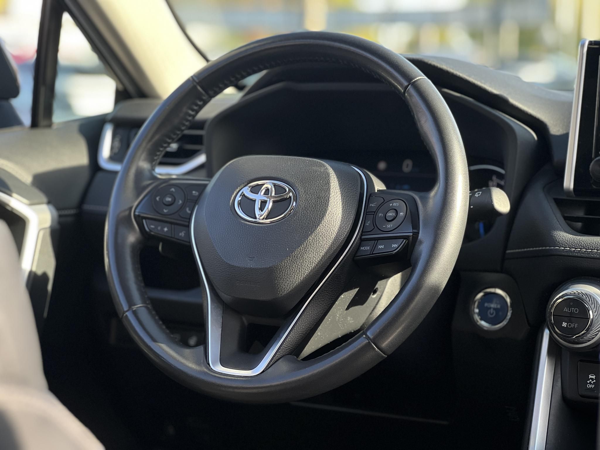TOYOTA RAV 4 Rav4 2.5 Hybrid Executive AWD e-CVT 71e km. M.o-i. panorámatető. üléshűtés. memória. 360 fokos kamera. CARPLAY!