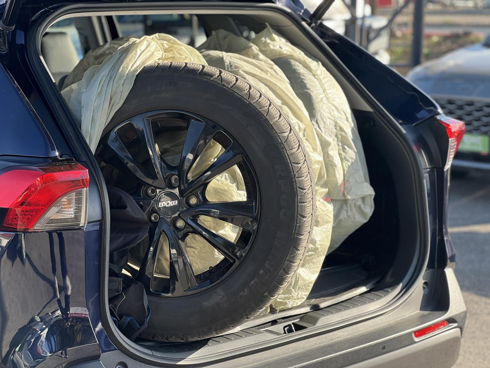 TOYOTA RAV 4 Rav4 2.5 Hybrid Executive AWD e-CVT 71e km. M.o-i. panorámatető. üléshűtés. memória. 360 fokos kamera. CARPLAY!