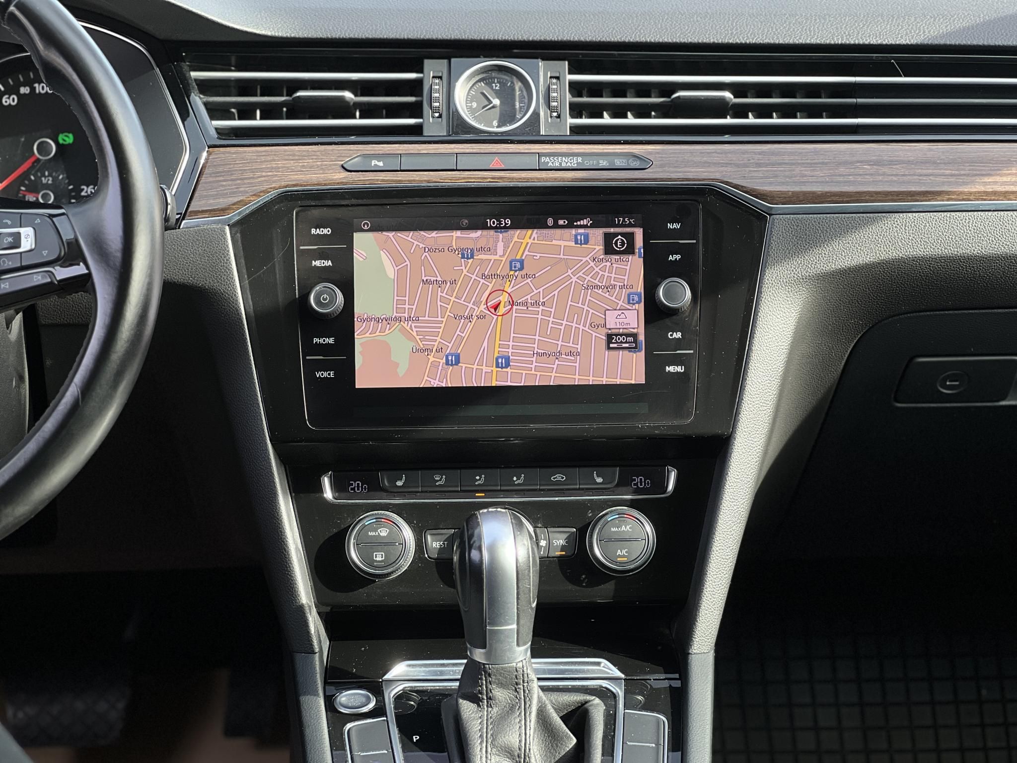 VOLKSWAGEN PASSAT VIII Variant 2.0 TDI BMT Comfortline DSG M.o.-i. LED. CARPLAY. rendszeresen karbantartott!