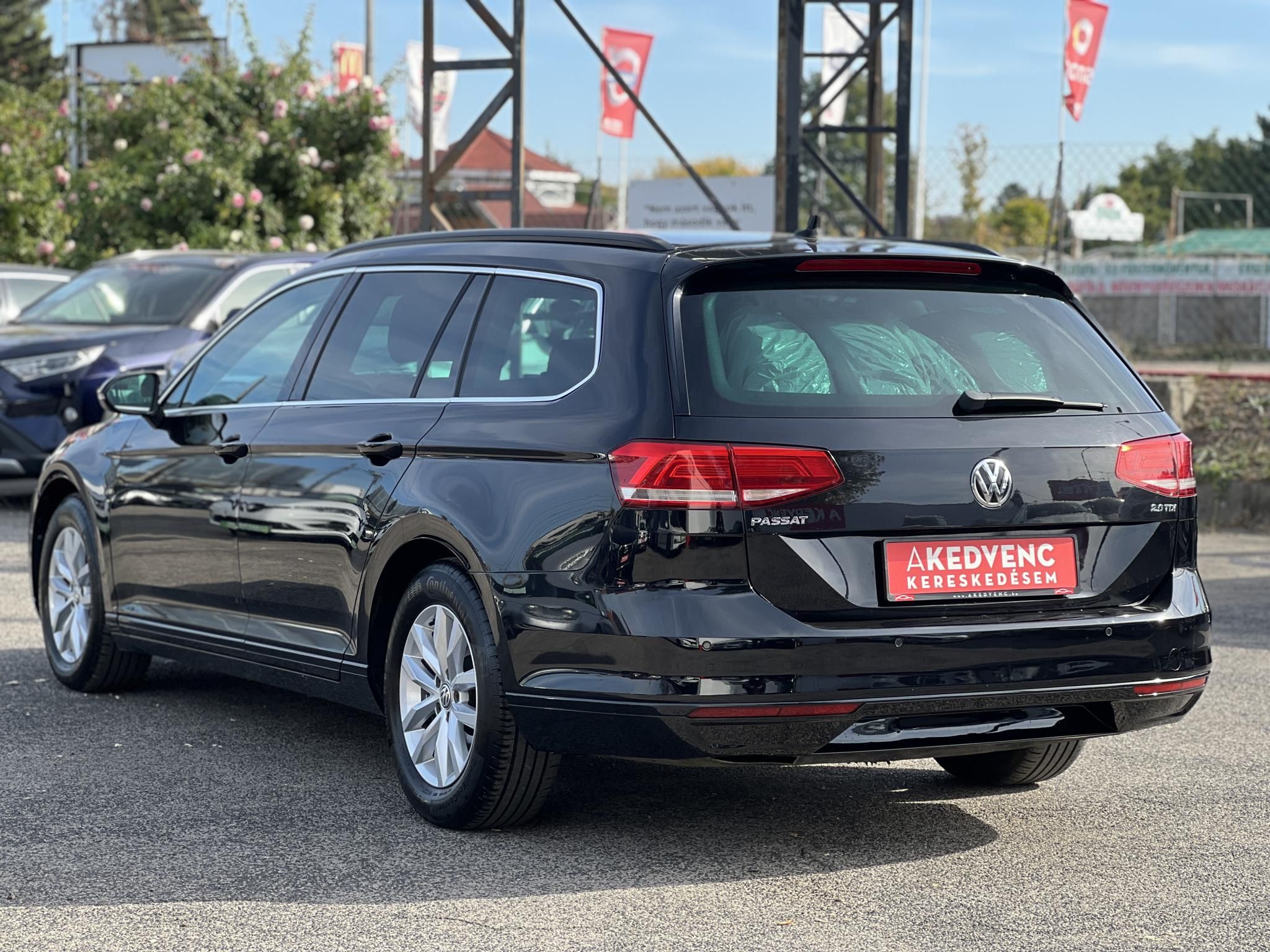 VOLKSWAGEN PASSAT VIII Variant 2.0 TDI BMT Comfortline DSG M.o.-i. LED. CARPLAY. rendszeresen karbantartott!