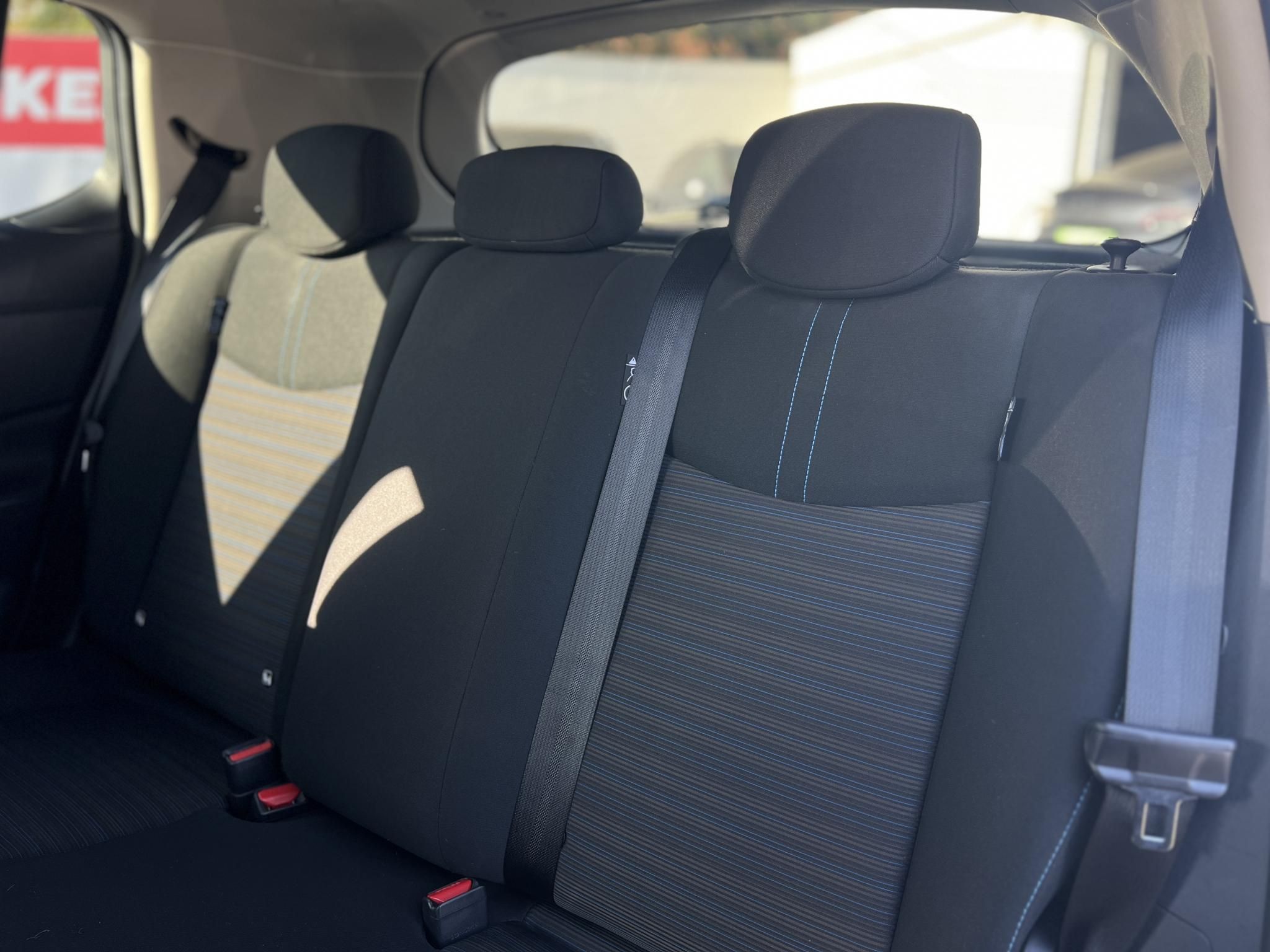NISSAN LEAF N-Connecta 40kWh (Automata) 60e km. 270km hatótáv. keyless. 360 kamera. első-hátsó ülésfűtés. téli-nyári!