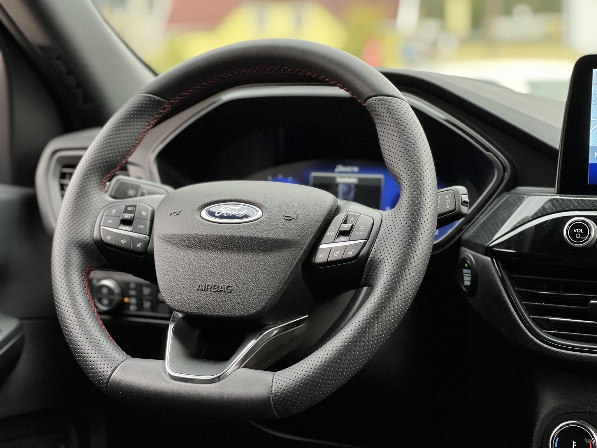 FORD KUGA 2.5 PHEV ST-Line X CVT 91e km
