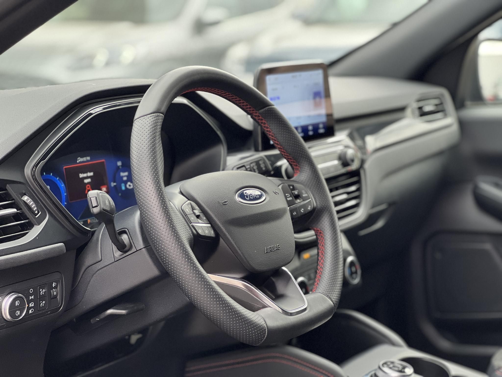 FORD KUGA 2.5 PHEV ST-Line X CVT 91e km