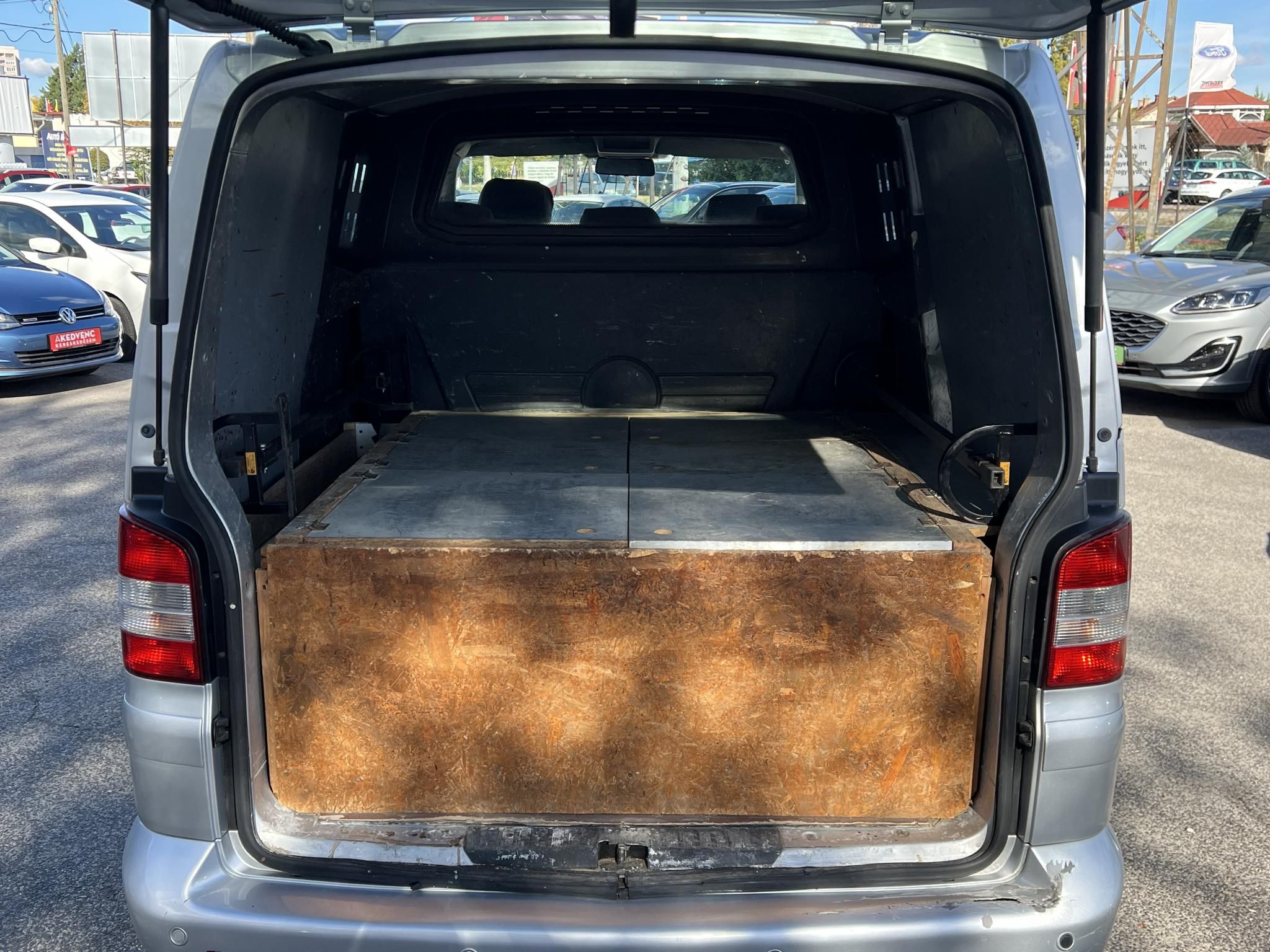 VOLKSWAGEN TRANSPORTER 2.5 TDI California Trendline 4Motion AXE Motor