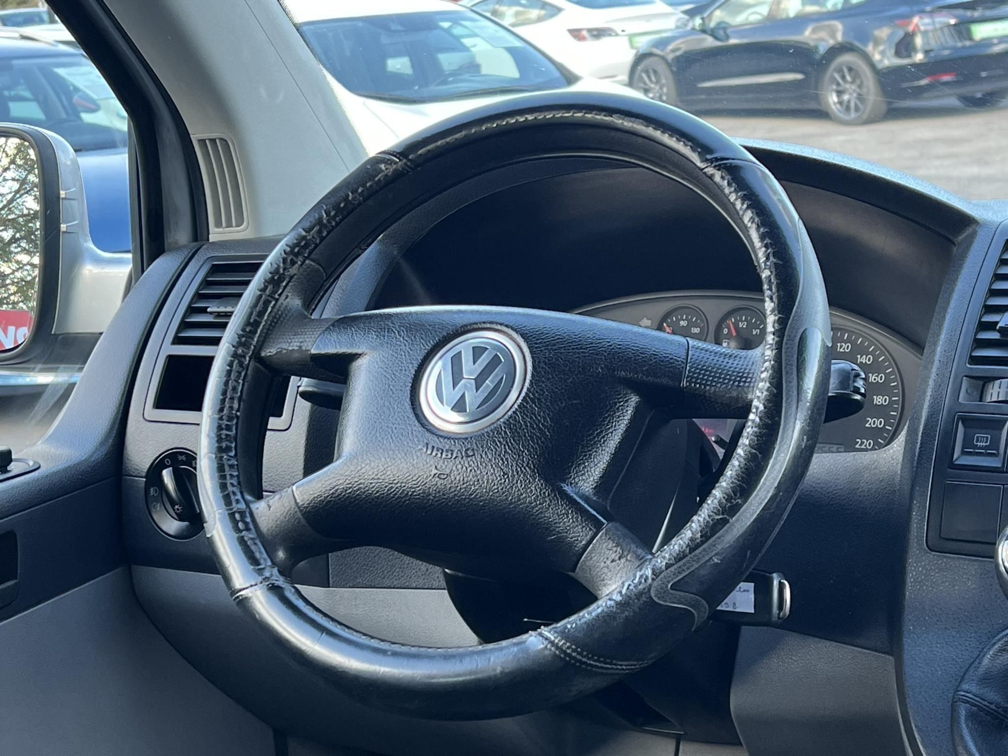 VOLKSWAGEN TRANSPORTER 2.5 TDI Mixto 'D.kab' AXE motorkód. vonóhorog. klíma. tetőcsomagtartó. 2 gyári kulcs!