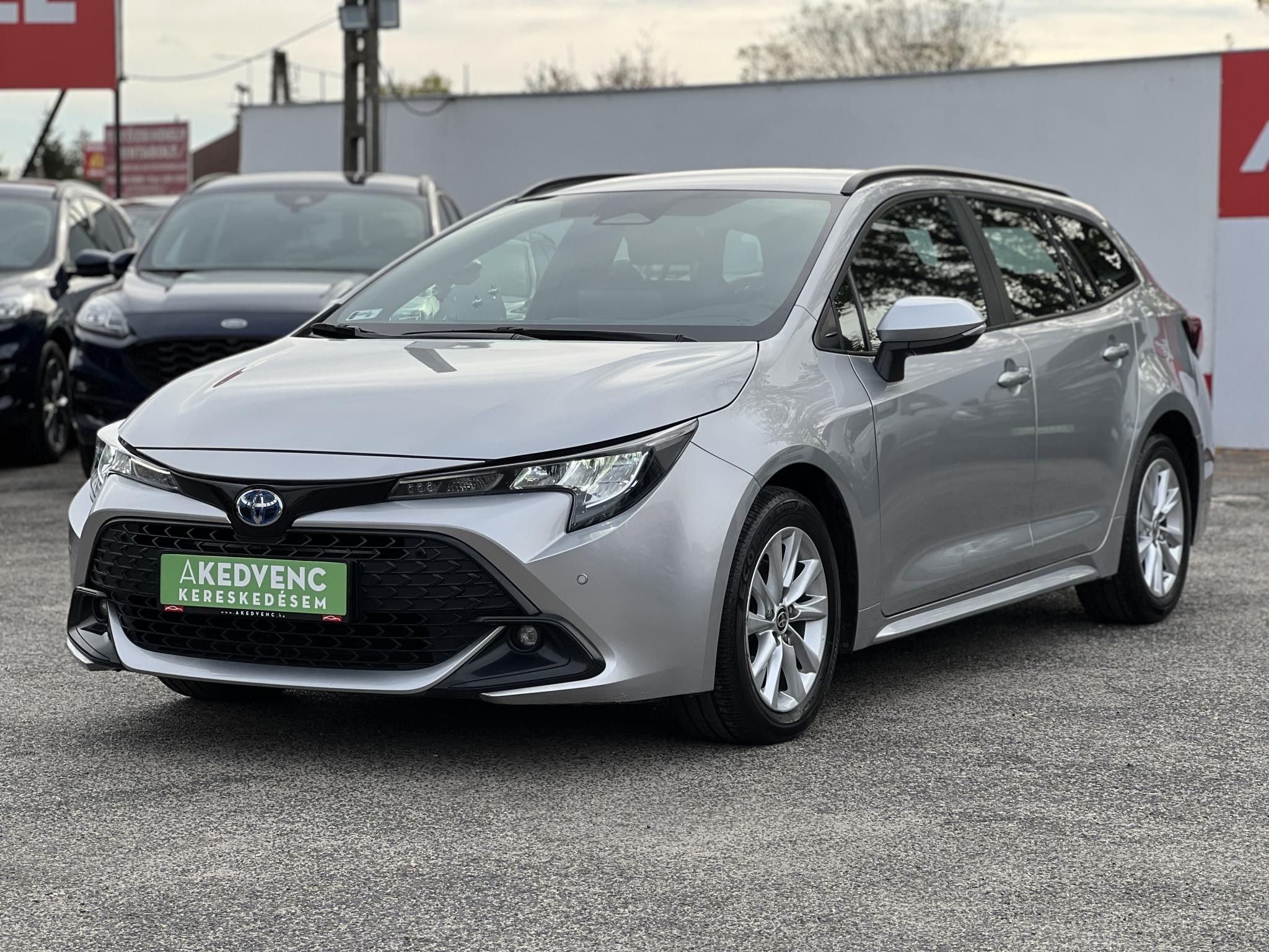 TOYOTA COROLLA Touring Sports 1.8 Hybrid Comfort Business e-CVT 108e km. M.o.-i. 1.tul. sérülésmentes. dokumentált előélet!