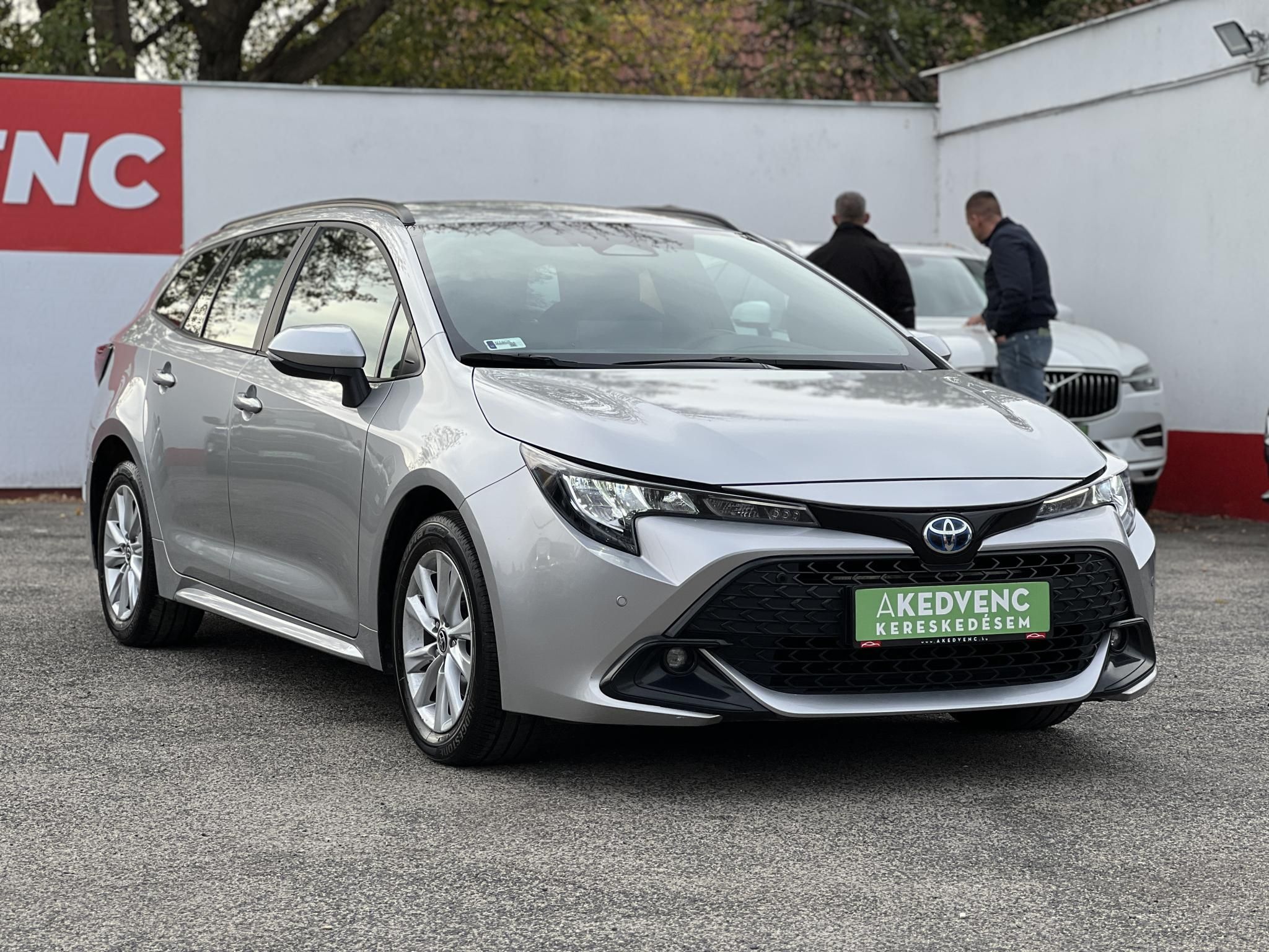 TOYOTA COROLLA Touring Sports 1.8 Hybrid Comfort Business e-CVT 108e km. M.o.-i. 1.tul. sérülésmentes. dokumentált előélet!