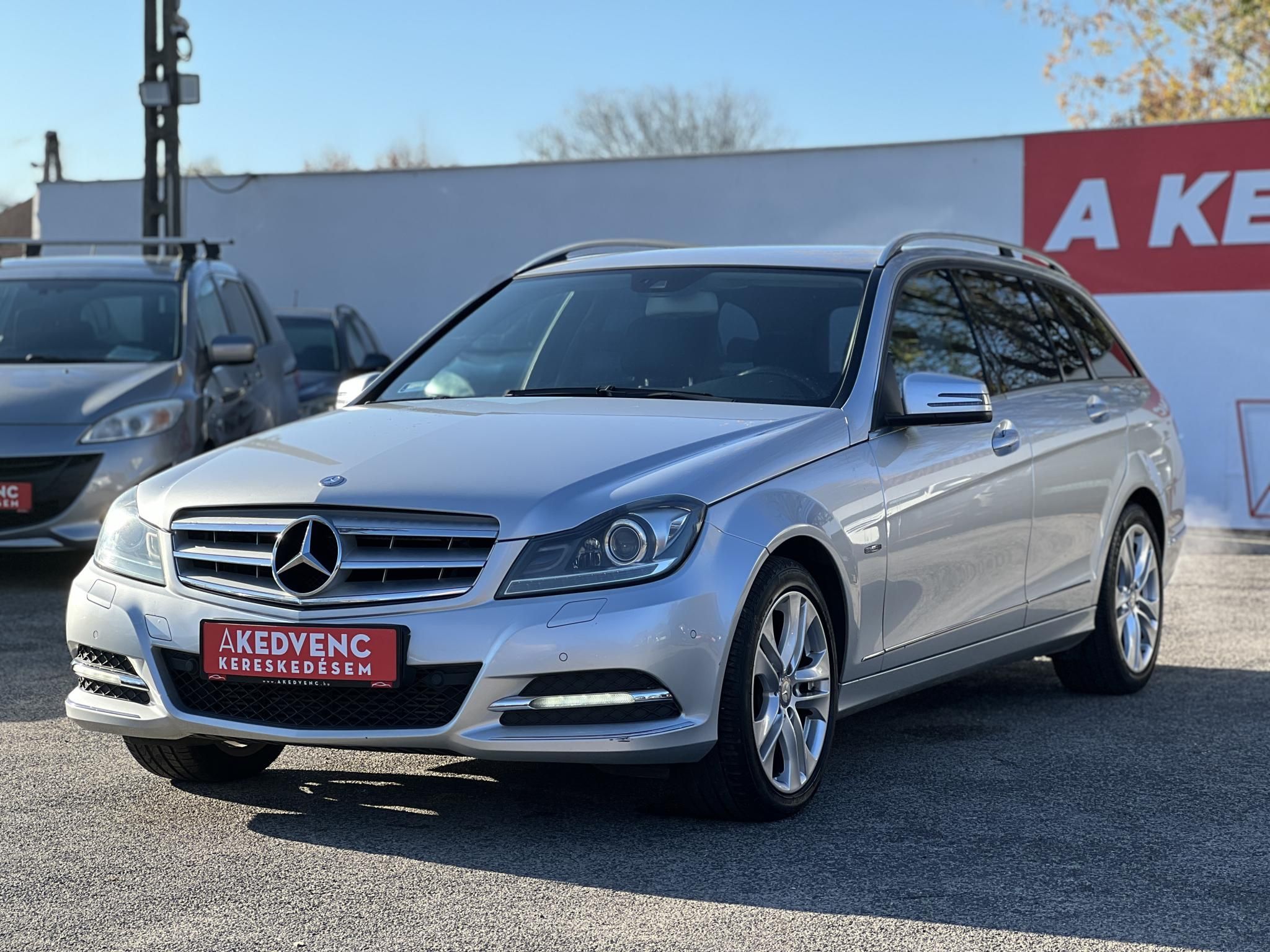 MERCEDES-BENZ C 250 T BlueEFFICIENCY Avantgarde (Automata) FACELIFT. Teljes szerviztörténet. vezérlés cserélve!