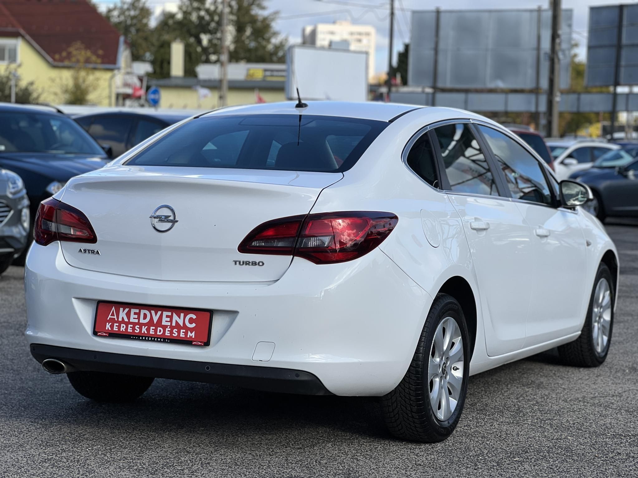 OPEL ASTRA J Sedan 1.4 T Business EURO6