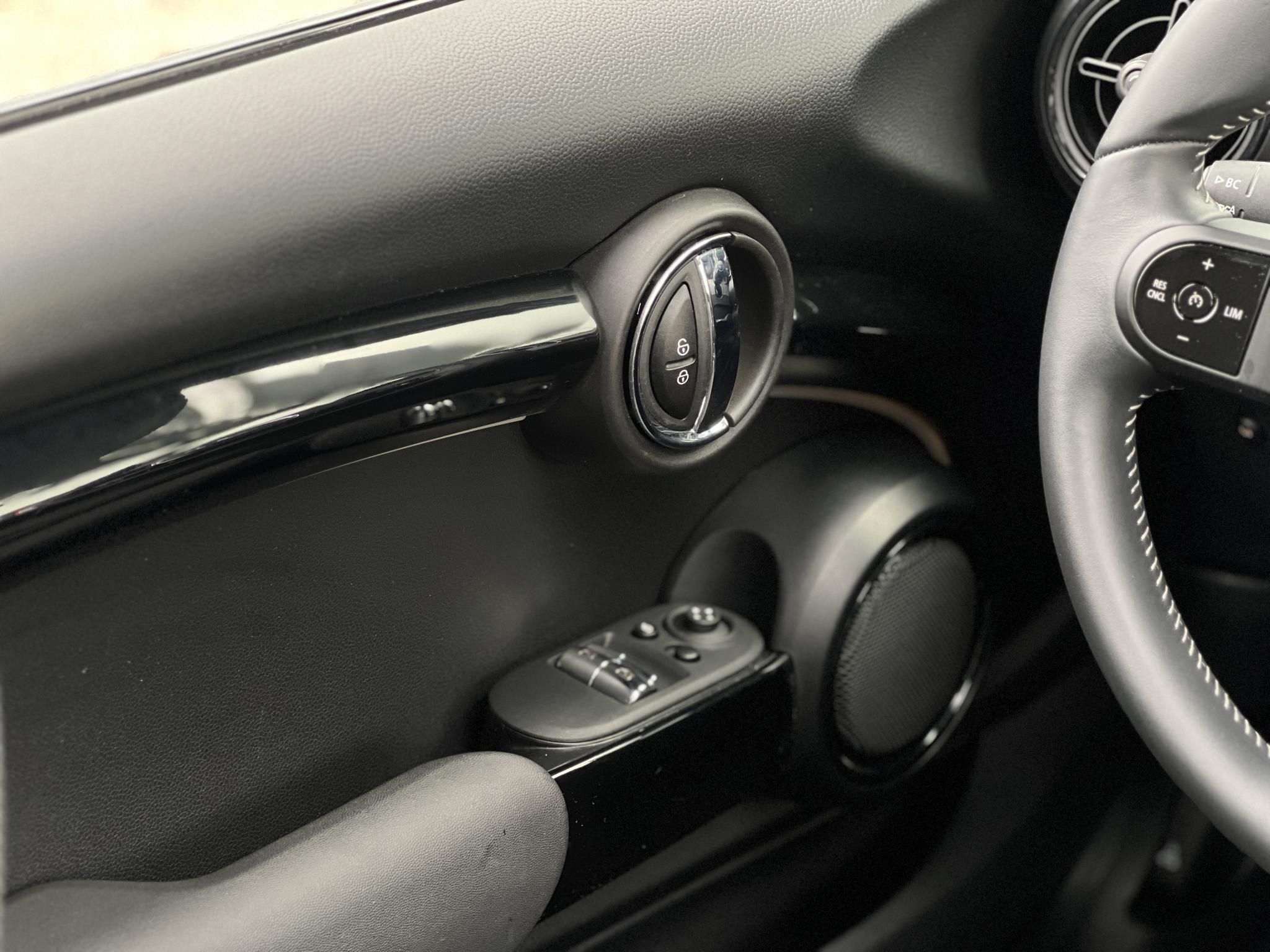 MINI MINI 1.5 Cooper DKG 31e km. panoráma tető. CarPlay