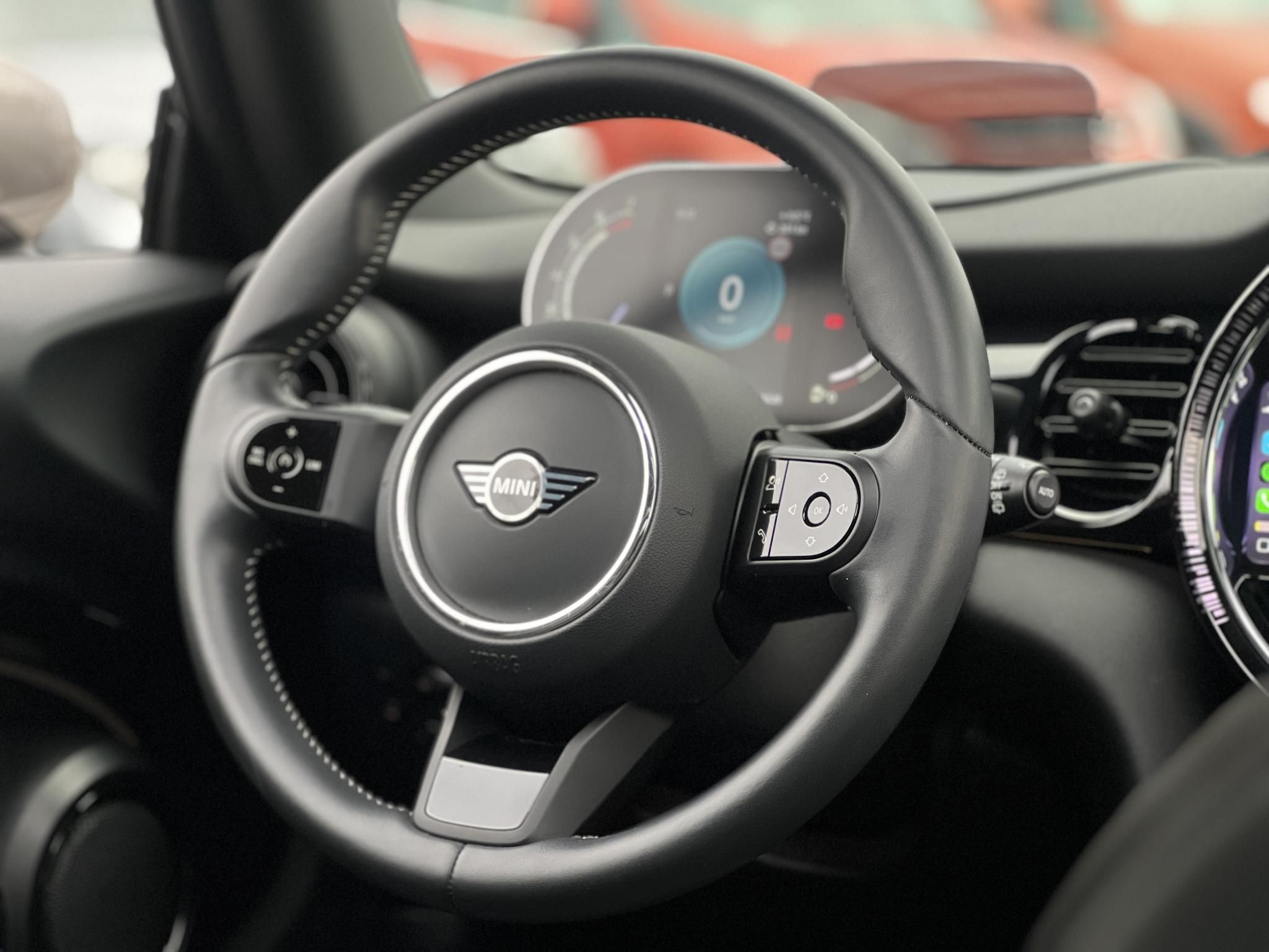 MINI MINI 1.5 Cooper DKG 31e km. panoráma tető. CarPlay