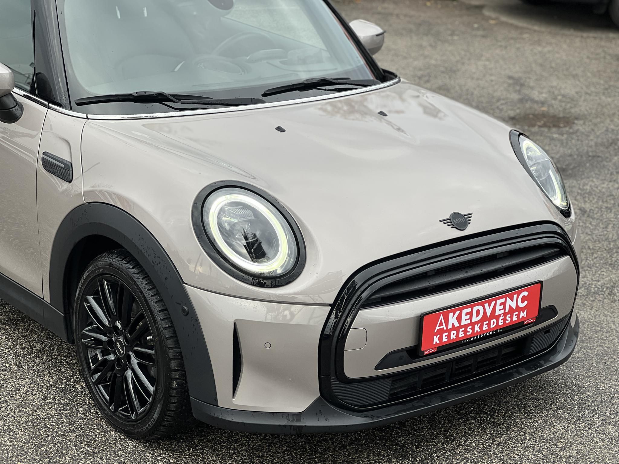 MINI MINI 1.5 Cooper DKG 31e km. panoráma tető. CarPlay